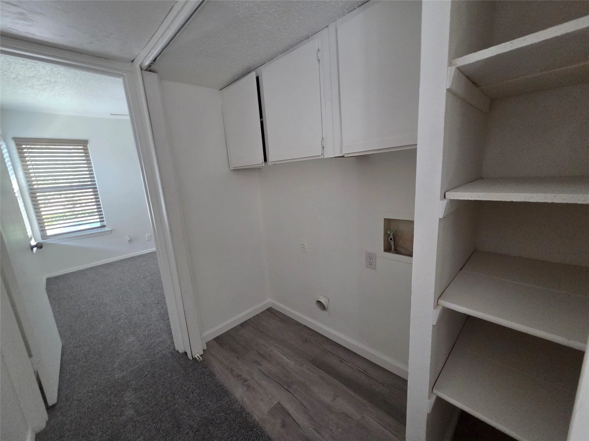 Townhouse For Rent in Tarrant County , 82 Morrow Drive, Bedford, Texas 76021, 2 Bedroom, 3 Bathroom, 2 Garage spaces, 1,160 Sqft, built in 1983, mls#21392319, Real Estate Agent in Bedford, Homes For Rent in Tarrant county, Homes For Rent in Bedford, Realtor in Bedford Texas, Real Estate Brokerage Independent Realty Texas, Luminita Cordes Realtor
