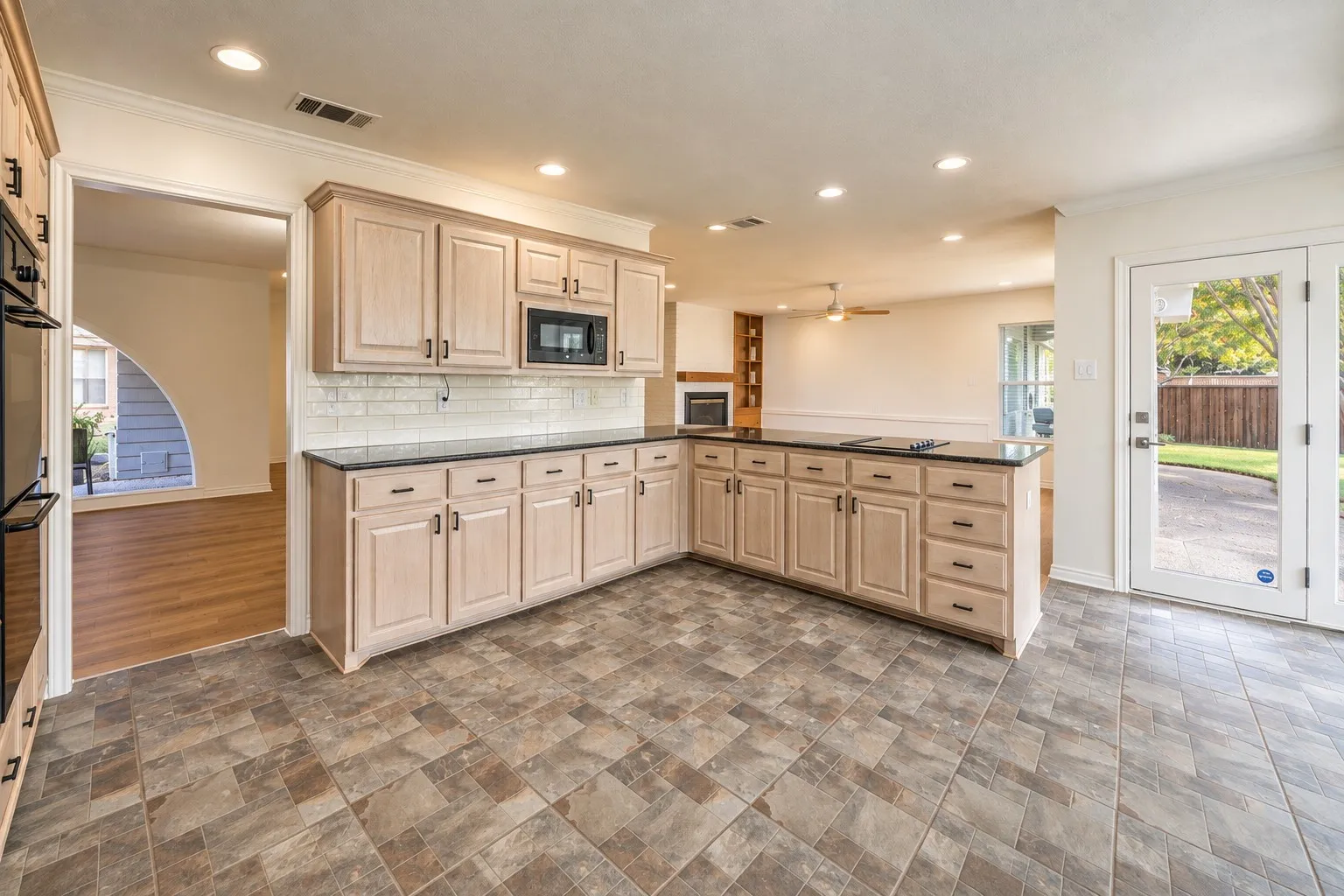 Single Family Residence For Sale in Collin County , 2409 Fairview Drive, Plano, Texas 75075, 4 Bedroom, 3 Bathroom, 2 Garage spaces, 2,802 Sqft, built in 1972, mls#21389458, Real Estate Agent in Plano, Homes For Sale in Collin county, Homes For Sale in Plano, Realtor in Plano Texas, Real Estate Brokerage Independent Realty Texas, Luminita Cordes Realtor