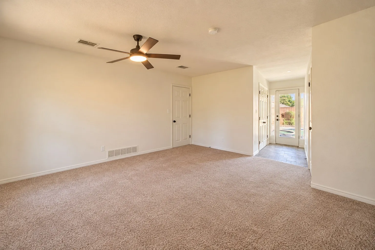Single Family Residence For Sale in Collin County , 2409 Fairview Drive, Plano, Texas 75075, 4 Bedroom, 3 Bathroom, 2 Garage spaces, 2,802 Sqft, built in 1972, mls#21389458, Real Estate Agent in Plano, Homes For Sale in Collin county, Homes For Sale in Plano, Realtor in Plano Texas, Real Estate Brokerage Independent Realty Texas, Luminita Cordes Realtor