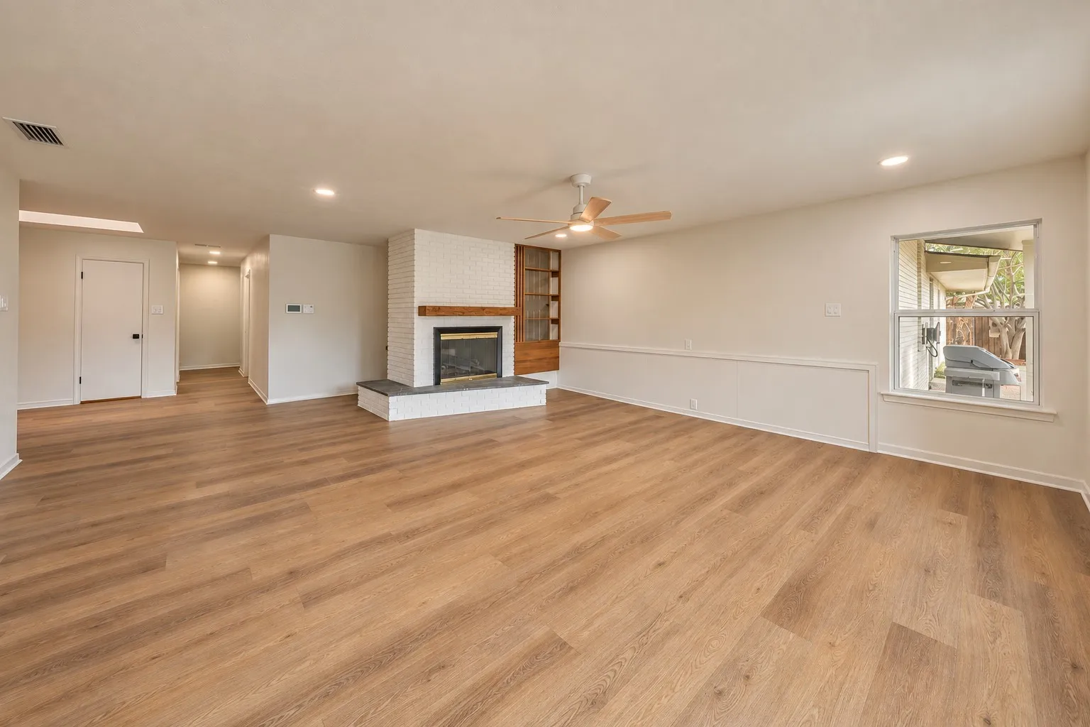 Single Family Residence For Sale in Collin County , 2409 Fairview Drive, Plano, Texas 75075, 4 Bedroom, 3 Bathroom, 2 Garage spaces, 2,802 Sqft, built in 1972, mls#21389458, Real Estate Agent in Plano, Homes For Sale in Collin county, Homes For Sale in Plano, Realtor in Plano Texas, Real Estate Brokerage Independent Realty Texas, Luminita Cordes Realtor
