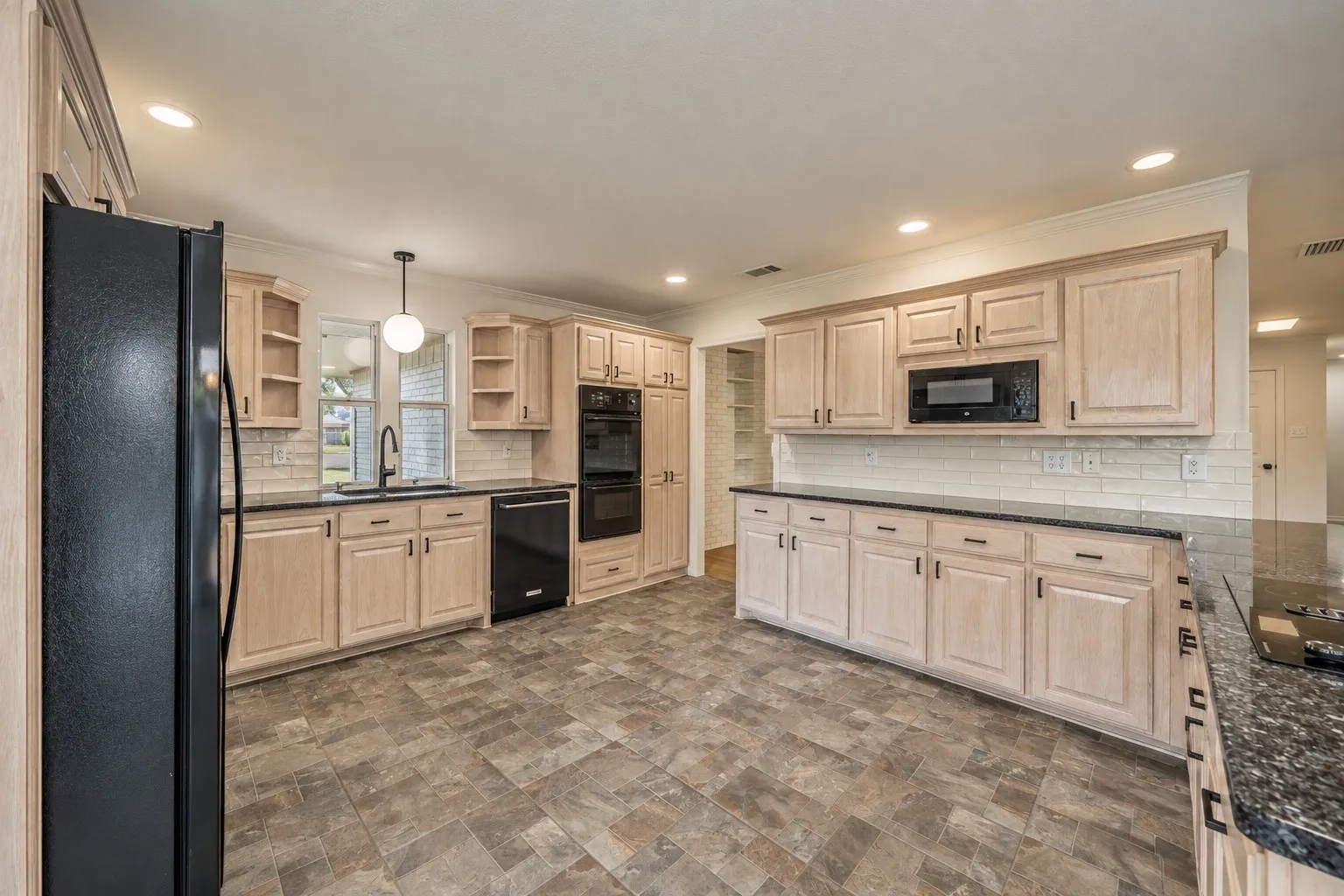 Single Family Residence For Sale in Collin County , 2409 Fairview Drive, Plano, Texas 75075, 4 Bedroom, 3 Bathroom, 2 Garage spaces, 2,802 Sqft, built in 1972, mls#21389458, Real Estate Agent in Plano, Homes For Sale in Collin county, Homes For Sale in Plano, Realtor in Plano Texas, Real Estate Brokerage Independent Realty Texas, Luminita Cordes Realtor
