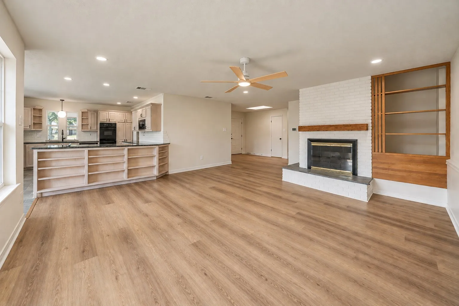 Single Family Residence For Sale in Collin County , 2409 Fairview Drive, Plano, Texas 75075, 4 Bedroom, 3 Bathroom, 2 Garage spaces, 2,802 Sqft, built in 1972, mls#21389458, Real Estate Agent in Plano, Homes For Sale in Collin county, Homes For Sale in Plano, Realtor in Plano Texas, Real Estate Brokerage Independent Realty Texas, Luminita Cordes Realtor