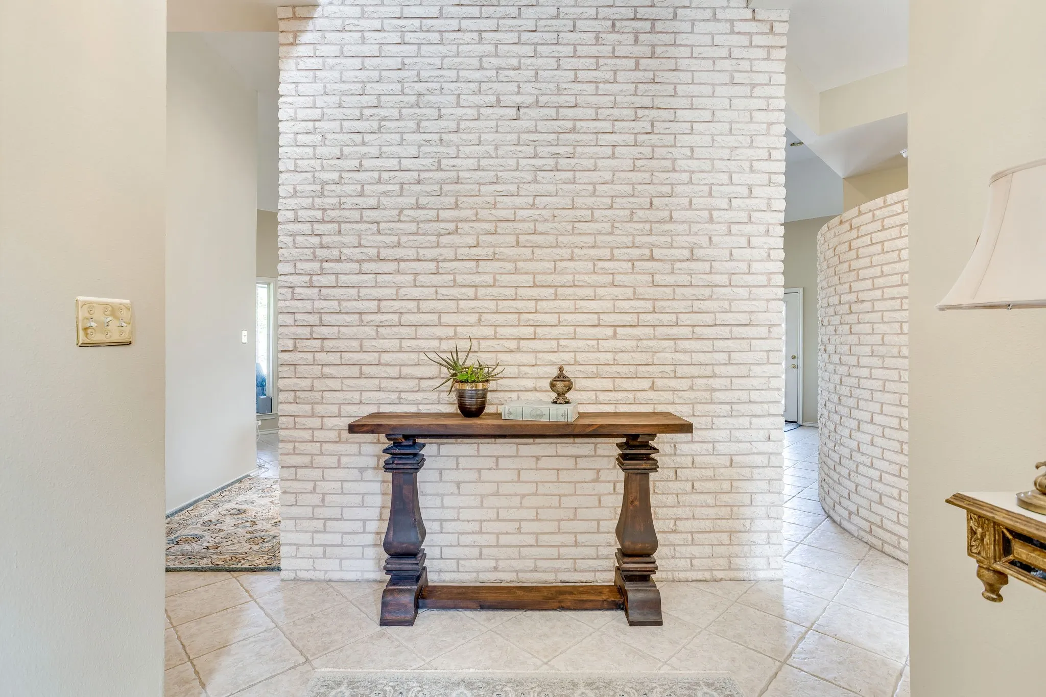 Single Family Residence For Rent in Hood County , 2112 Miller Court, Granbury, Texas 76049, 4 Bedroom, 3 Bathroom, 3 Garage spaces, 2,897 Sqft, built in 1991, mls#21392519, Real Estate Agent in Granbury, Homes For Rent in Hood county, Homes For Rent in Granbury, Realtor in Granbury Texas, Real Estate Brokerage Independent Realty Texas, Luminita Cordes Realtor