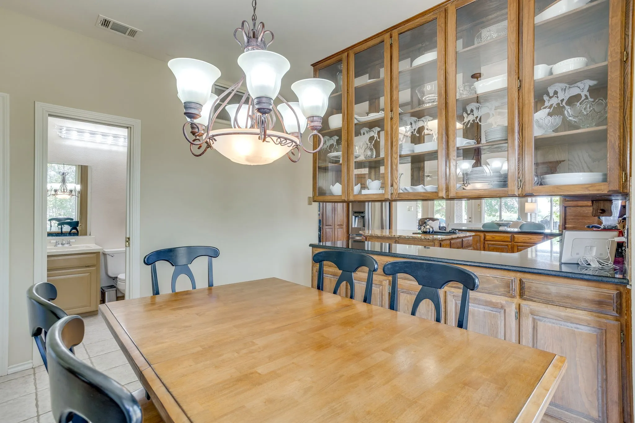 Kitchen dining