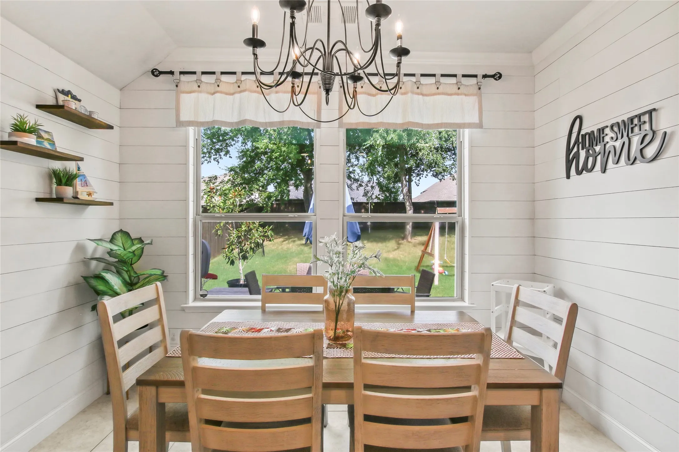 Single Family Residence For Rent in Denton County , 913 Freesia Drive, Little Elm, Texas 75068, 4 Bedroom, 3 Bathroom, 2 Garage spaces, 2,108 Sqft, built in 2015, mls#21392556, Real Estate Agent in Little Elm, Homes For Rent in Denton county, Homes For Rent in Little Elm, Realtor in Little Elm Texas, Real Estate Brokerage Independent Realty Texas, Luminita Cordes Realtor