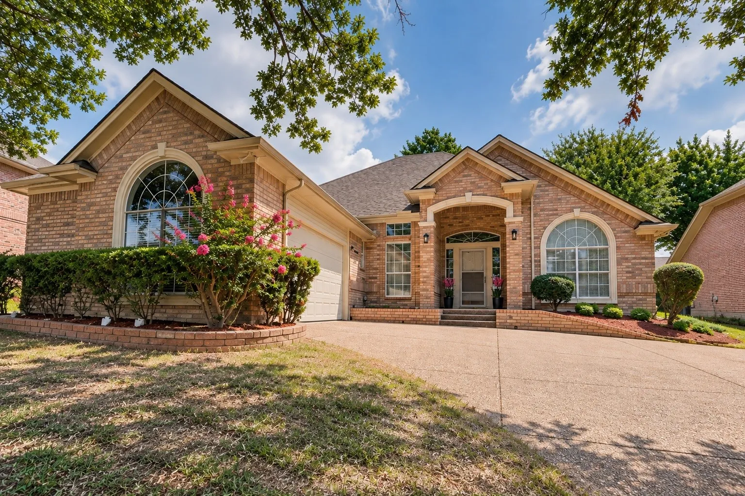 Single Family Residence For Sale in Tarrant County , 2508 Peach Blossom Court, Bedford, Texas 76021, 3 Bedroom, 2 Bathroom, 2 Garage spaces, 2,246 Sqft, built in 1994, mls#21391504, Real Estate Agent in Bedford, Homes For Sale in Tarrant county, Homes For Sale in Bedford, Realtor in Bedford Texas, Real Estate Brokerage Independent Realty Texas, Luminita Cordes Realtor
