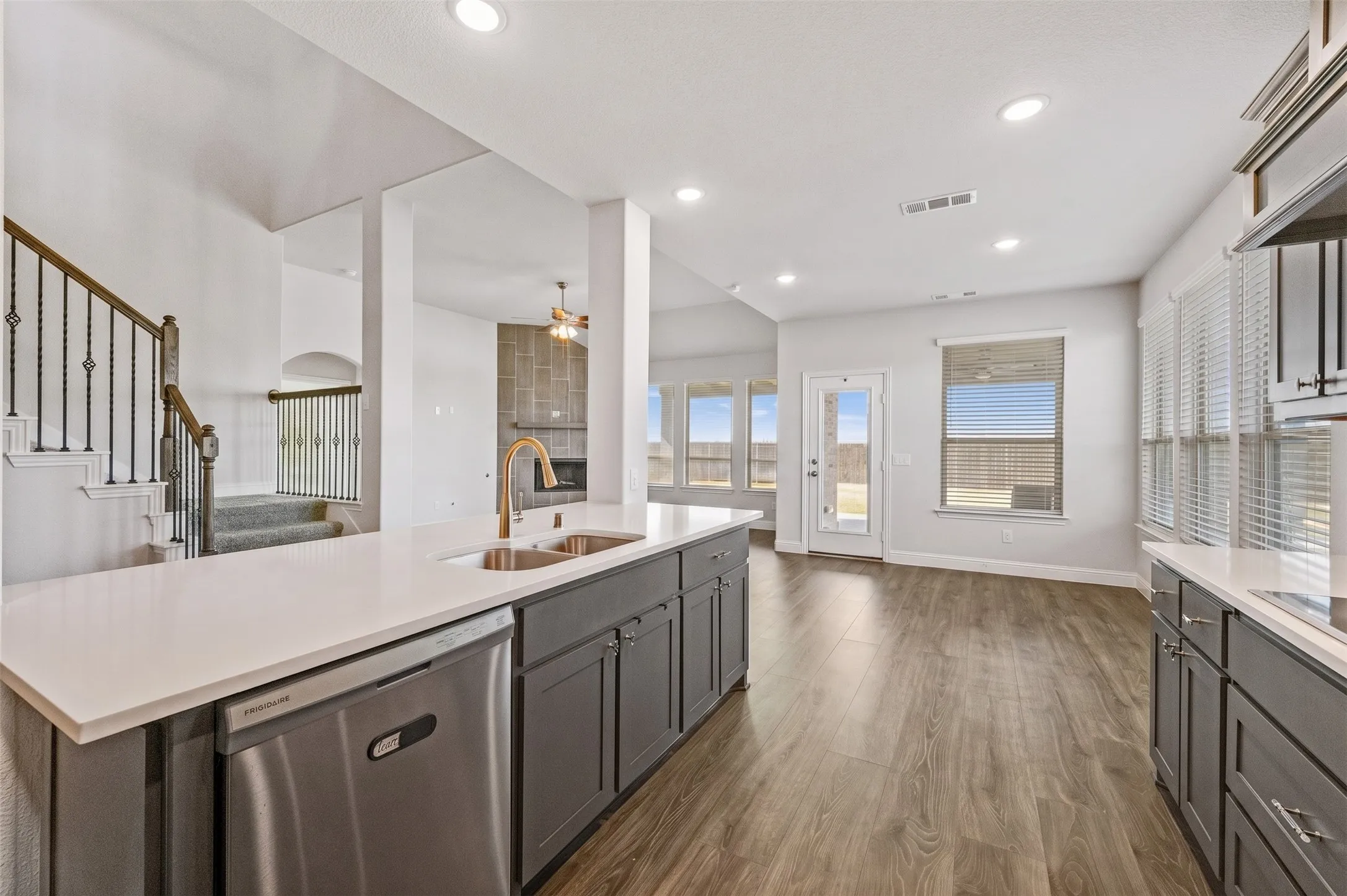 Single Family Residence For Sale in Ellis County , 441 Green Terrace Court, Midlothian, Texas 76065, 4 Bedroom, 4 Bathroom, 2 Garage spaces, 3,445 Sqft, built in 2023, mls#21392598, Real Estate Agent in Midlothian, Homes For Sale in Ellis county, Homes For Sale in Midlothian, Realtor in Midlothian Texas, Real Estate Brokerage Independent Realty Texas, Luminita Cordes Realtor