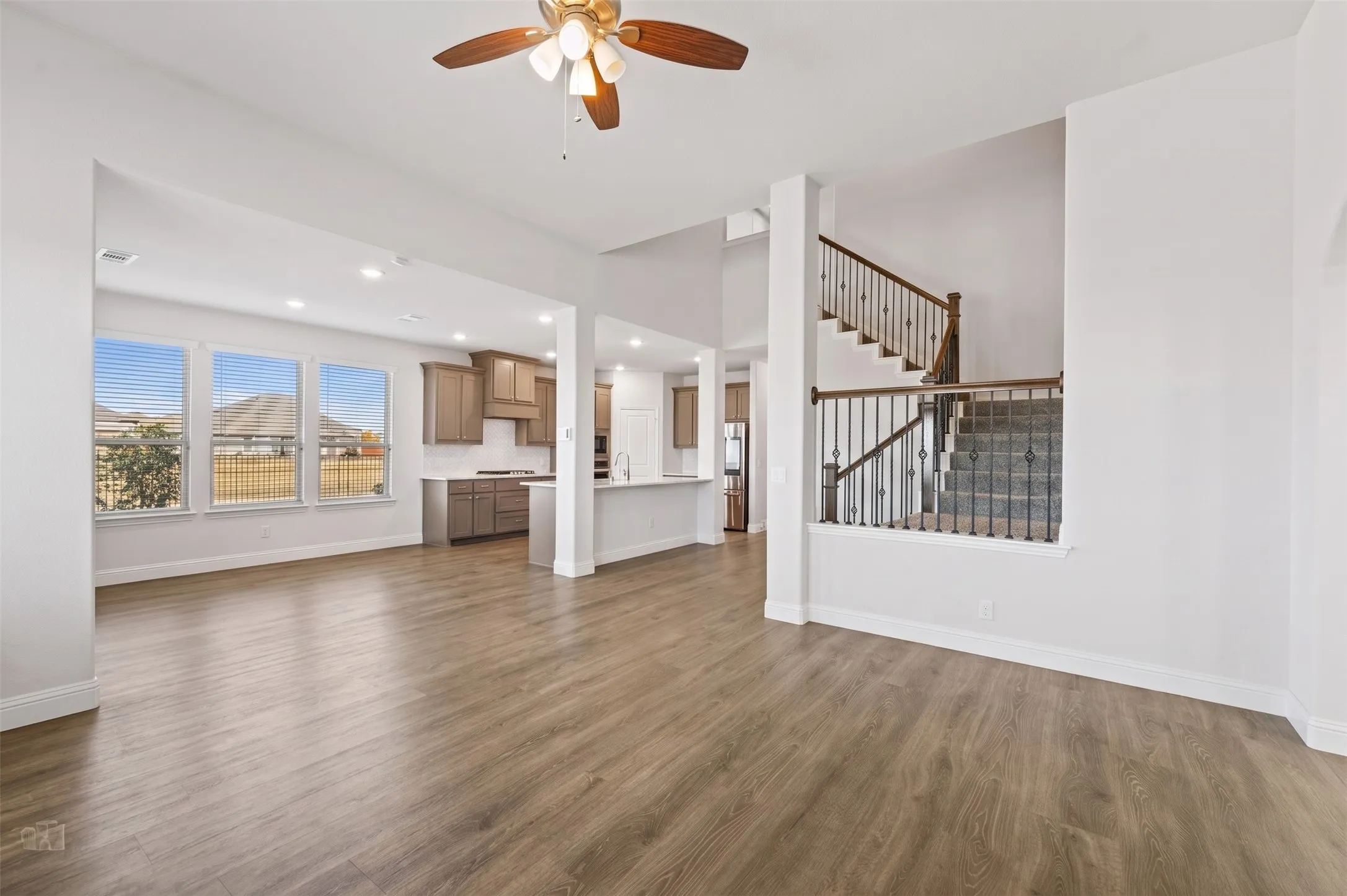 Single Family Residence For Sale in Ellis County , 441 Green Terrace Court, Midlothian, Texas 76065, 4 Bedroom, 4 Bathroom, 2 Garage spaces, 3,445 Sqft, built in 2023, mls#21392598, Real Estate Agent in Midlothian, Homes For Sale in Ellis county, Homes For Sale in Midlothian, Realtor in Midlothian Texas, Real Estate Brokerage Independent Realty Texas, Luminita Cordes Realtor