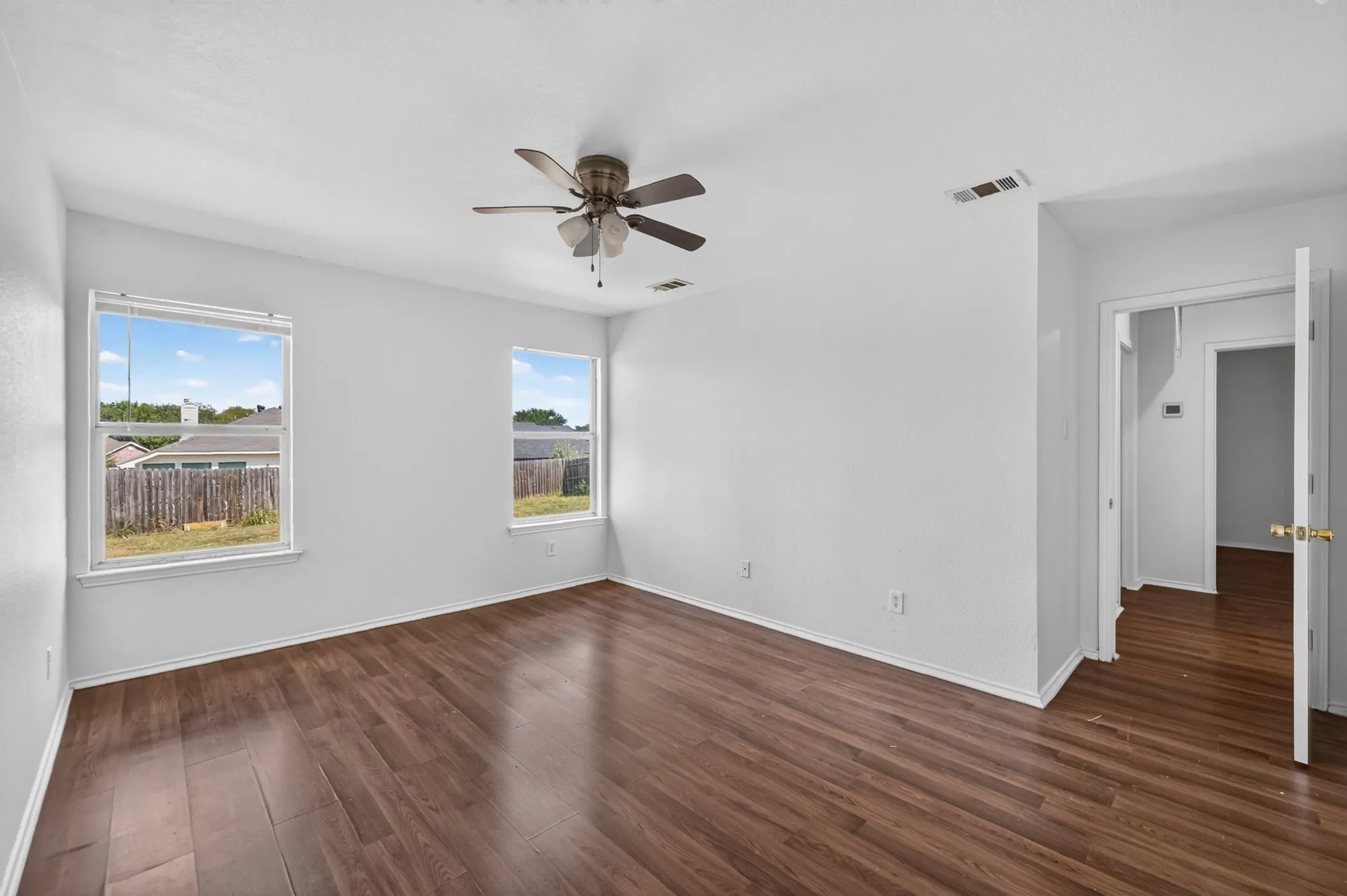 Single Family Residence For Rent in Collin County , 406 Oxford Loop, Princeton, Texas 75407, 3 Bedroom, 2 Bathroom, 1 Garage spaces, 1,332 Sqft, built in 2004, mls#21392603, Real Estate Agent in Princeton, Homes For Rent in Collin county, Homes For Rent in Princeton, Realtor in Princeton Texas, Real Estate Brokerage Independent Realty Texas, Luminita Cordes Realtor