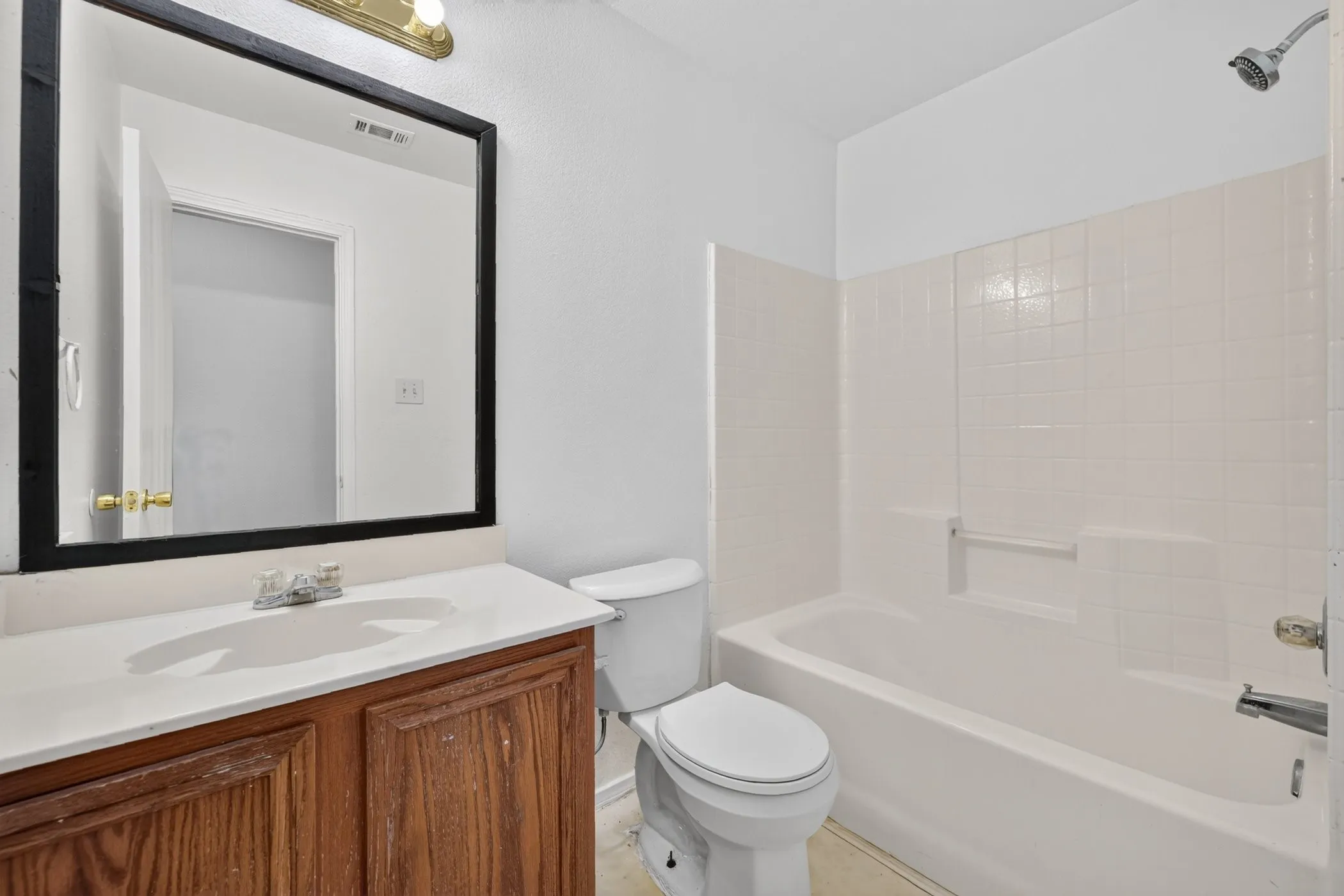 Single Family Residence For Rent in Collin County , 406 Oxford Loop, Princeton, Texas 75407, 3 Bedroom, 2 Bathroom, 1 Garage spaces, 1,332 Sqft, built in 2004, mls#21392603, Real Estate Agent in Princeton, Homes For Rent in Collin county, Homes For Rent in Princeton, Realtor in Princeton Texas, Real Estate Brokerage Independent Realty Texas, Luminita Cordes Realtor