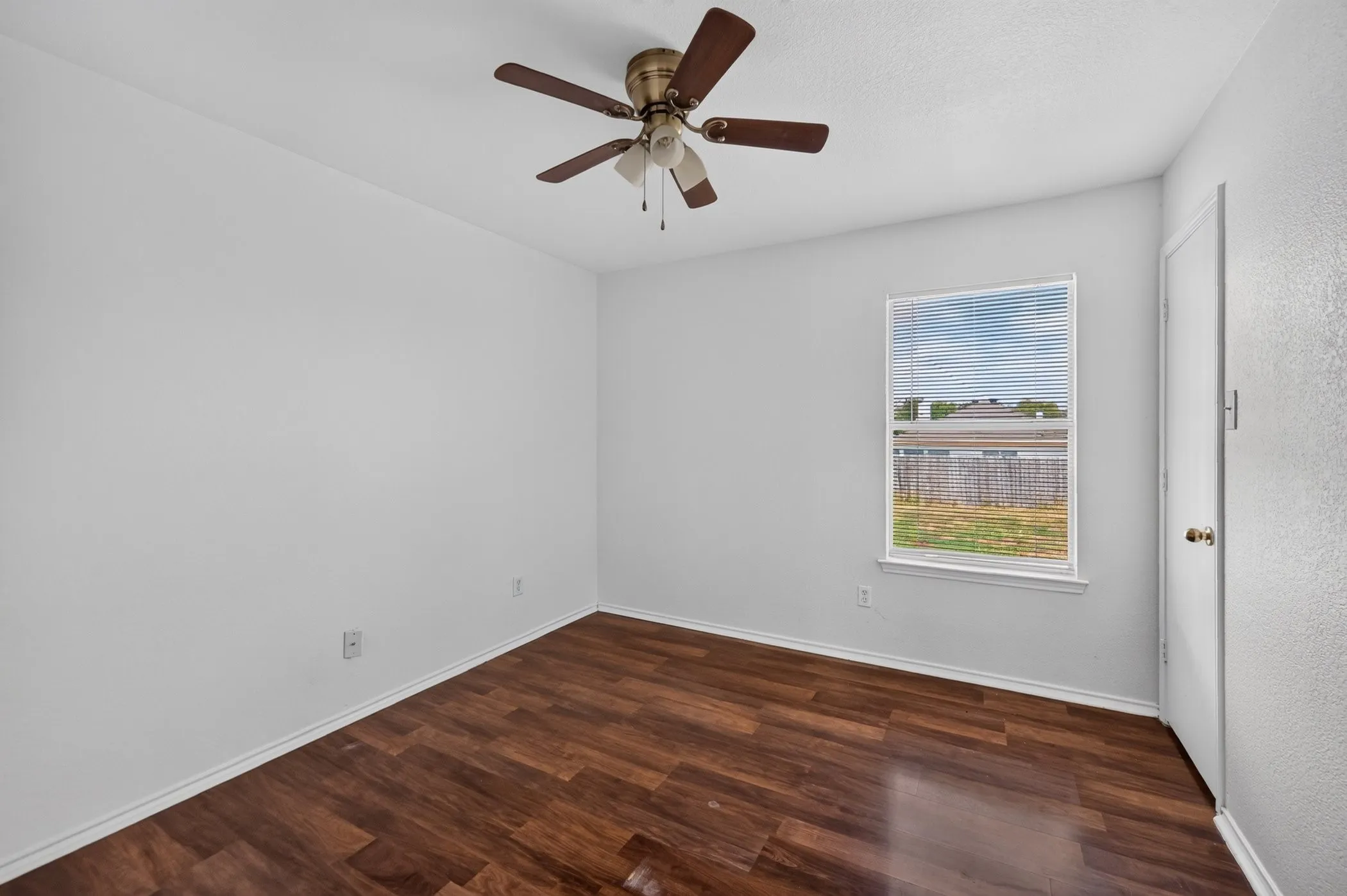 Single Family Residence For Rent in Collin County , 406 Oxford Loop, Princeton, Texas 75407, 3 Bedroom, 2 Bathroom, 1 Garage spaces, 1,332 Sqft, built in 2004, mls#21392603, Real Estate Agent in Princeton, Homes For Rent in Collin county, Homes For Rent in Princeton, Realtor in Princeton Texas, Real Estate Brokerage Independent Realty Texas, Luminita Cordes Realtor