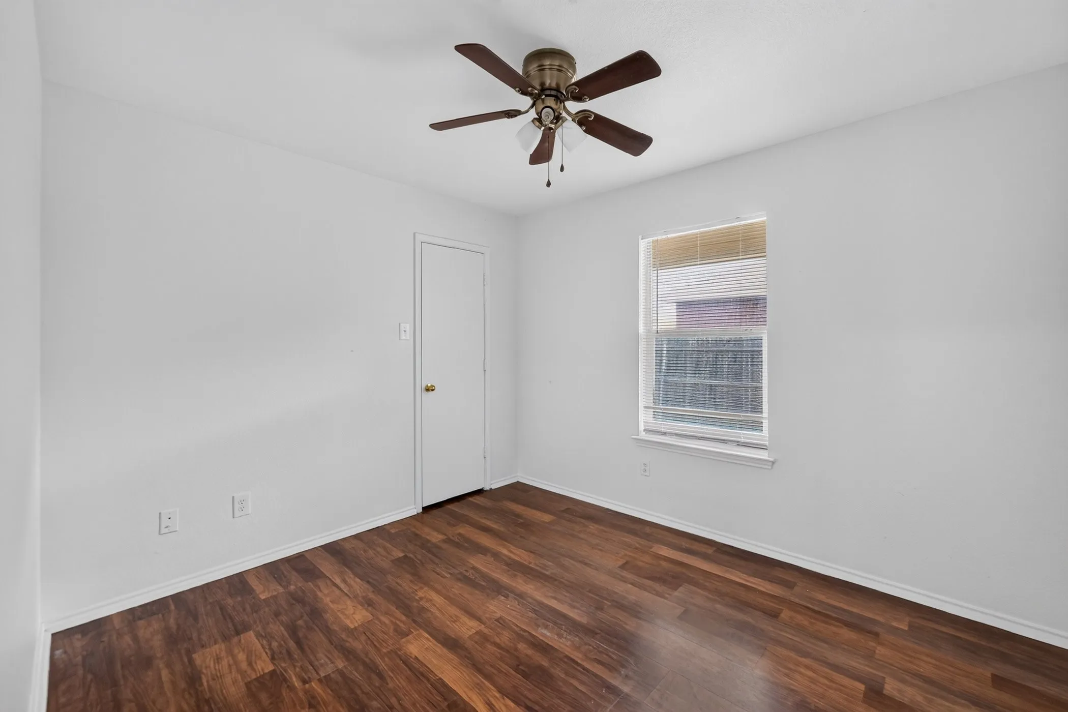 Single Family Residence For Rent in Collin County , 406 Oxford Loop, Princeton, Texas 75407, 3 Bedroom, 2 Bathroom, 1 Garage spaces, 1,332 Sqft, built in 2004, mls#21392603, Real Estate Agent in Princeton, Homes For Rent in Collin county, Homes For Rent in Princeton, Realtor in Princeton Texas, Real Estate Brokerage Independent Realty Texas, Luminita Cordes Realtor