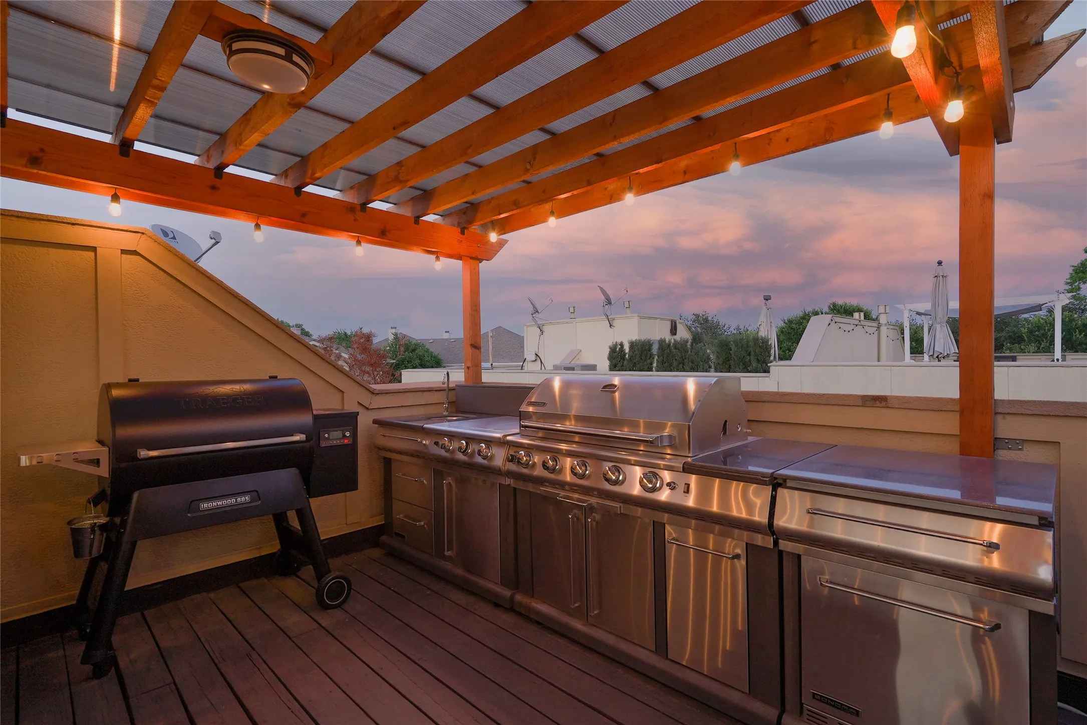 Rooftop Deck with Outdoor Kitchen