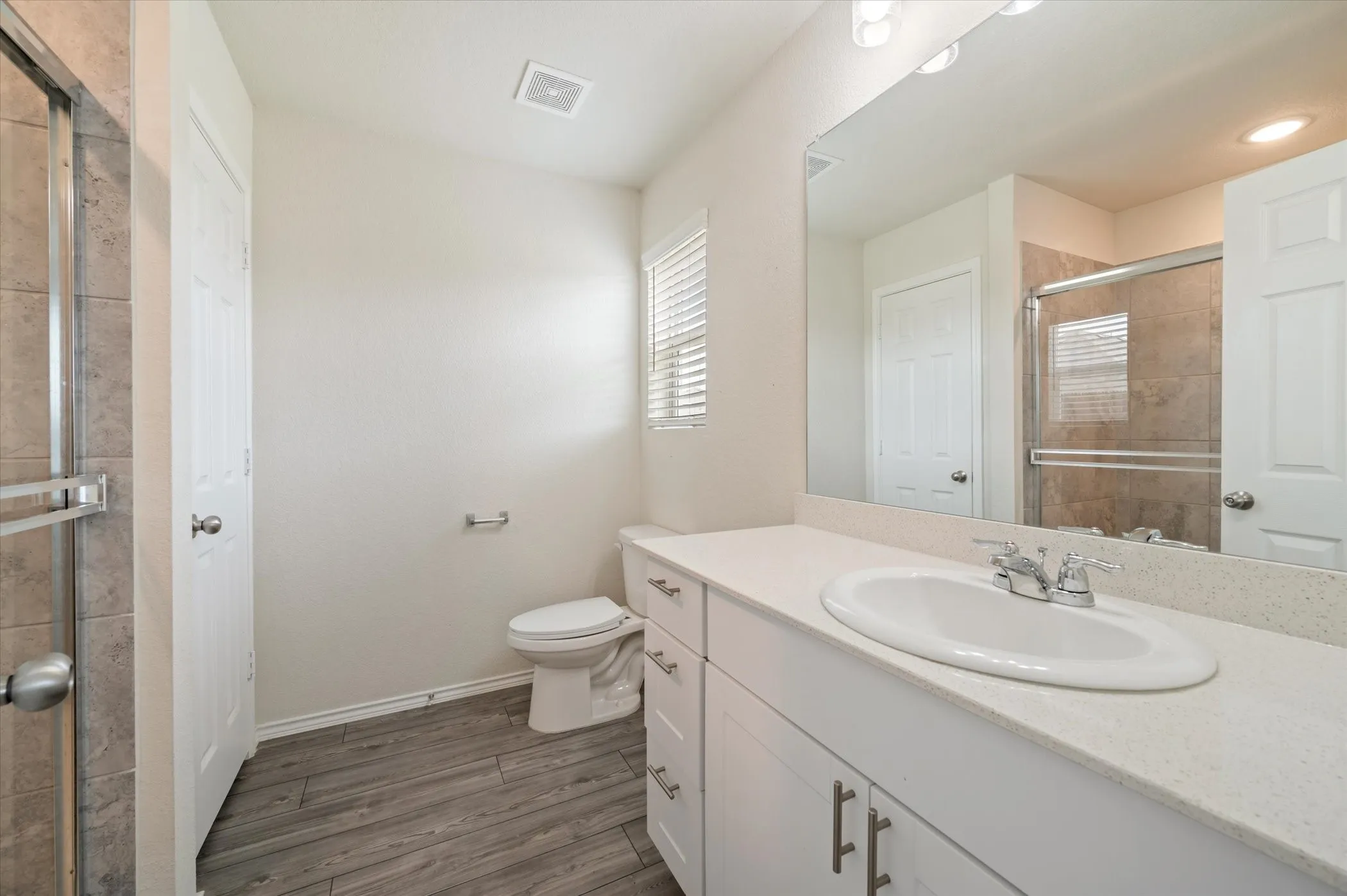 Single Family Residence For Rent in Hunt County , 1837 Damianita Drive, Royse City, Texas 75189, 3 Bedroom, 2 Bathroom, 2 Garage spaces, 1,532 Sqft, built in 2022, mls#21385228, Real Estate Agent in Royse City, Homes For Rent in Hunt county, Homes For Rent in Royse City, Realtor in Royse City Texas, Real Estate Brokerage Independent Realty Texas, Luminita Cordes Realtor