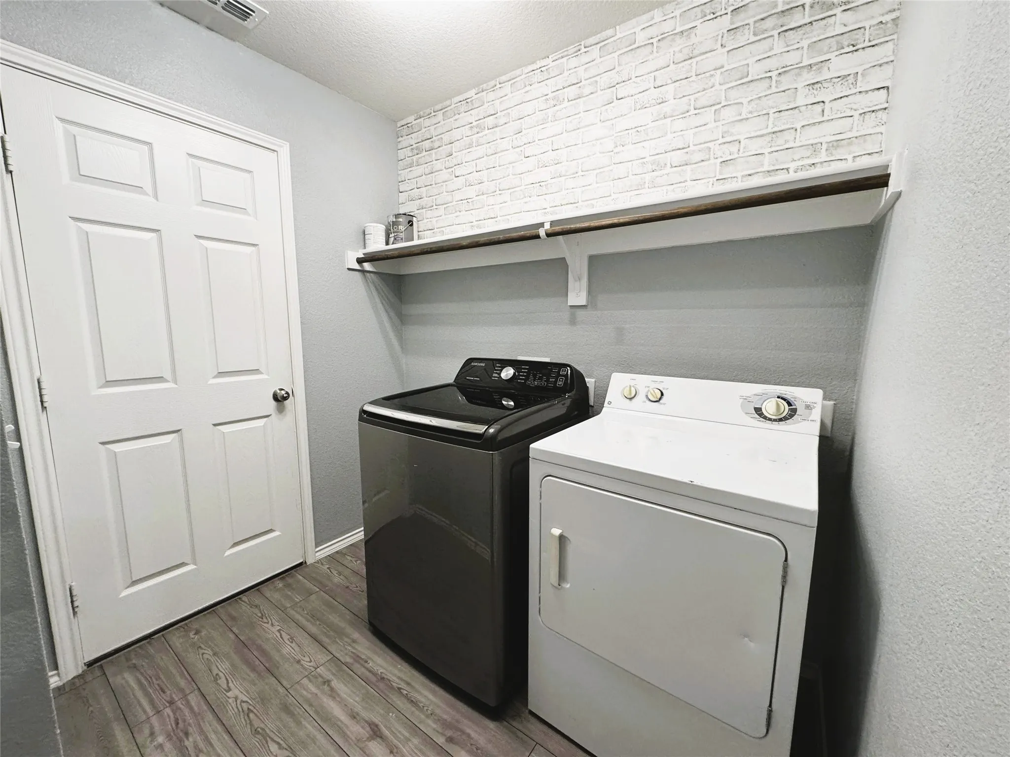 Single Family Residence For Rent in Hunt County , 1837 Damianita Drive, Royse City, Texas 75189, 3 Bedroom, 2 Bathroom, 2 Garage spaces, 1,532 Sqft, built in 2022, mls#21385228, Real Estate Agent in Royse City, Homes For Rent in Hunt county, Homes For Rent in Royse City, Realtor in Royse City Texas, Real Estate Brokerage Independent Realty Texas, Luminita Cordes Realtor