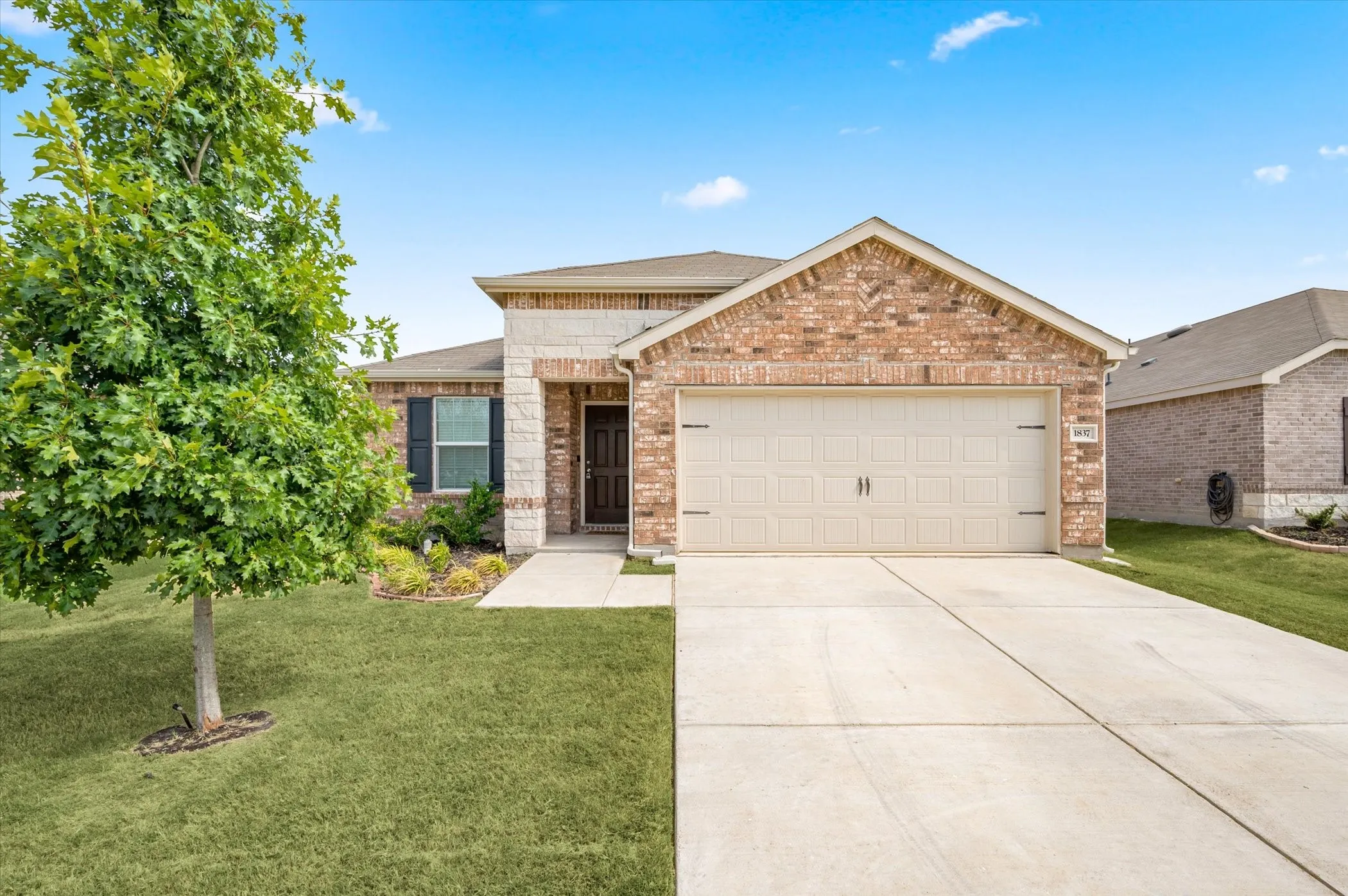 Single Family Residence For Rent