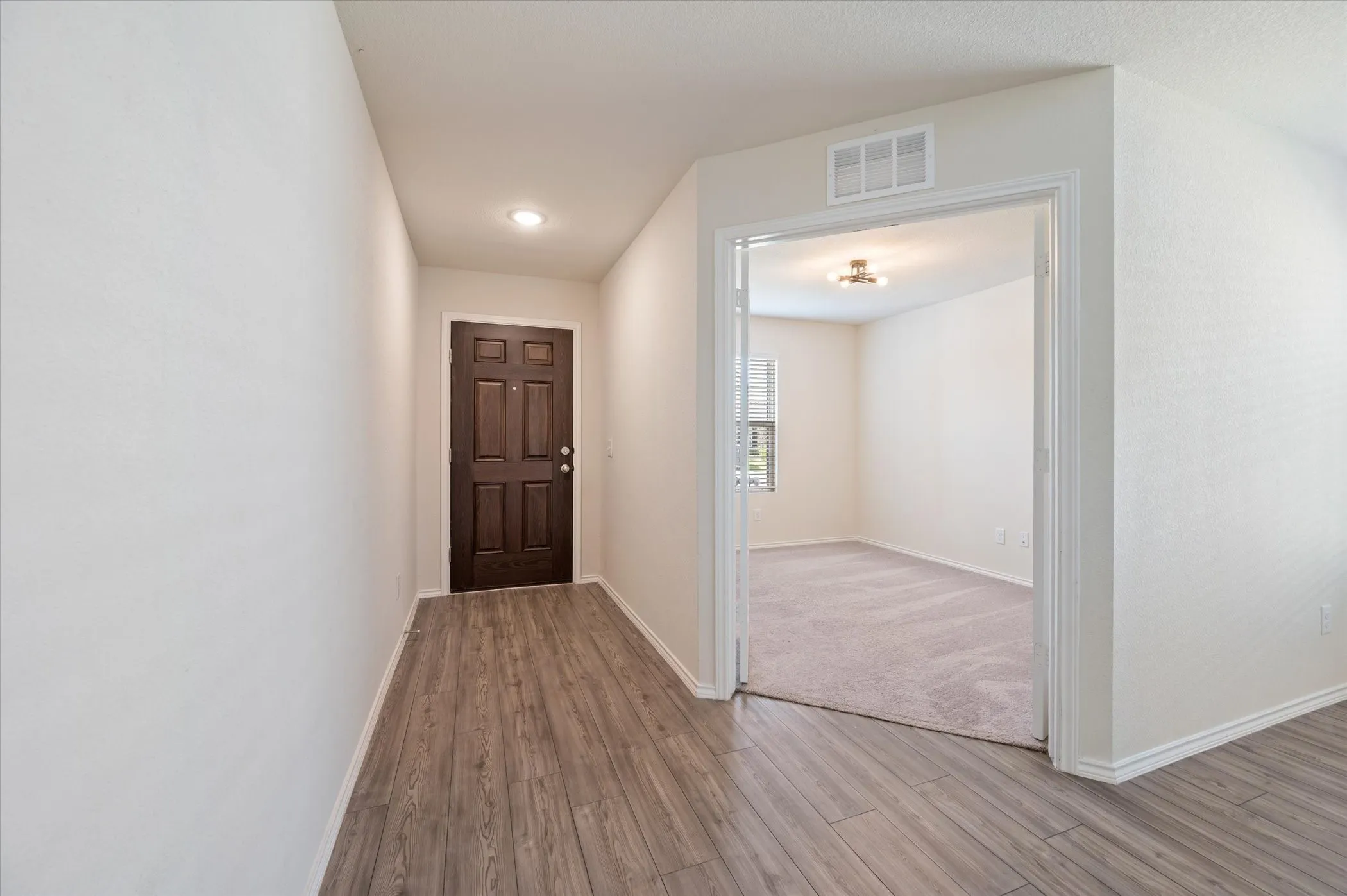Single Family Residence For Rent in Hunt County , 1837 Damianita Drive, Royse City, Texas 75189, 3 Bedroom, 2 Bathroom, 2 Garage spaces, 1,532 Sqft, built in 2022, mls#21385228, Real Estate Agent in Royse City, Homes For Rent in Hunt county, Homes For Rent in Royse City, Realtor in Royse City Texas, Real Estate Brokerage Independent Realty Texas, Luminita Cordes Realtor