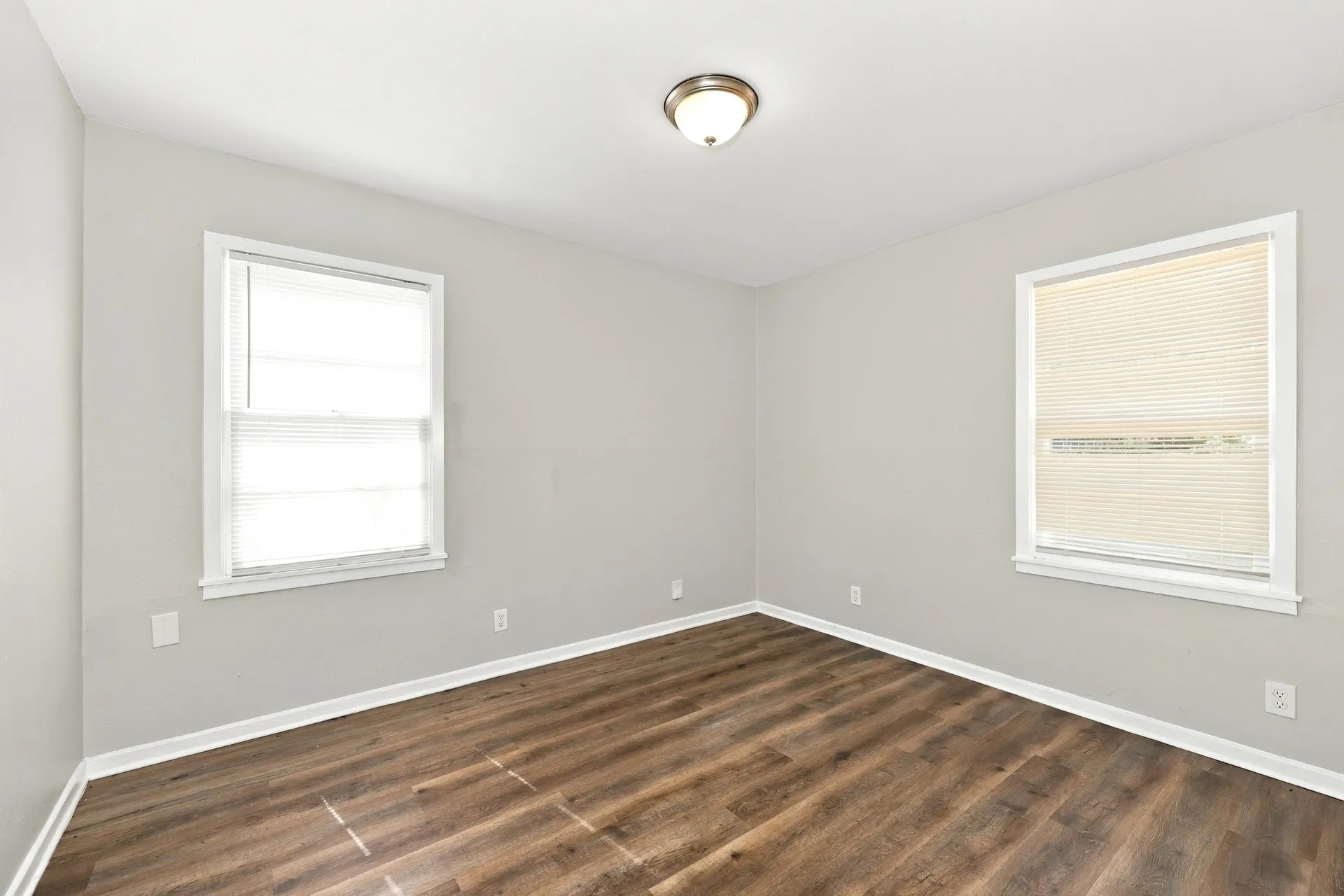 Single Family Residence For Rent in Johnson County , 549 Lorna Street, Burleson, Texas 76028, 3 Bedroom, 1 Bathroom, 1 Garage spaces, 988 Sqft, built in 1960, mls#21392606, Real Estate Agent in Burleson, Homes For Rent in Johnson county, Homes For Rent in Burleson, Realtor in Burleson Texas, Real Estate Brokerage Independent Realty Texas, Luminita Cordes Realtor
