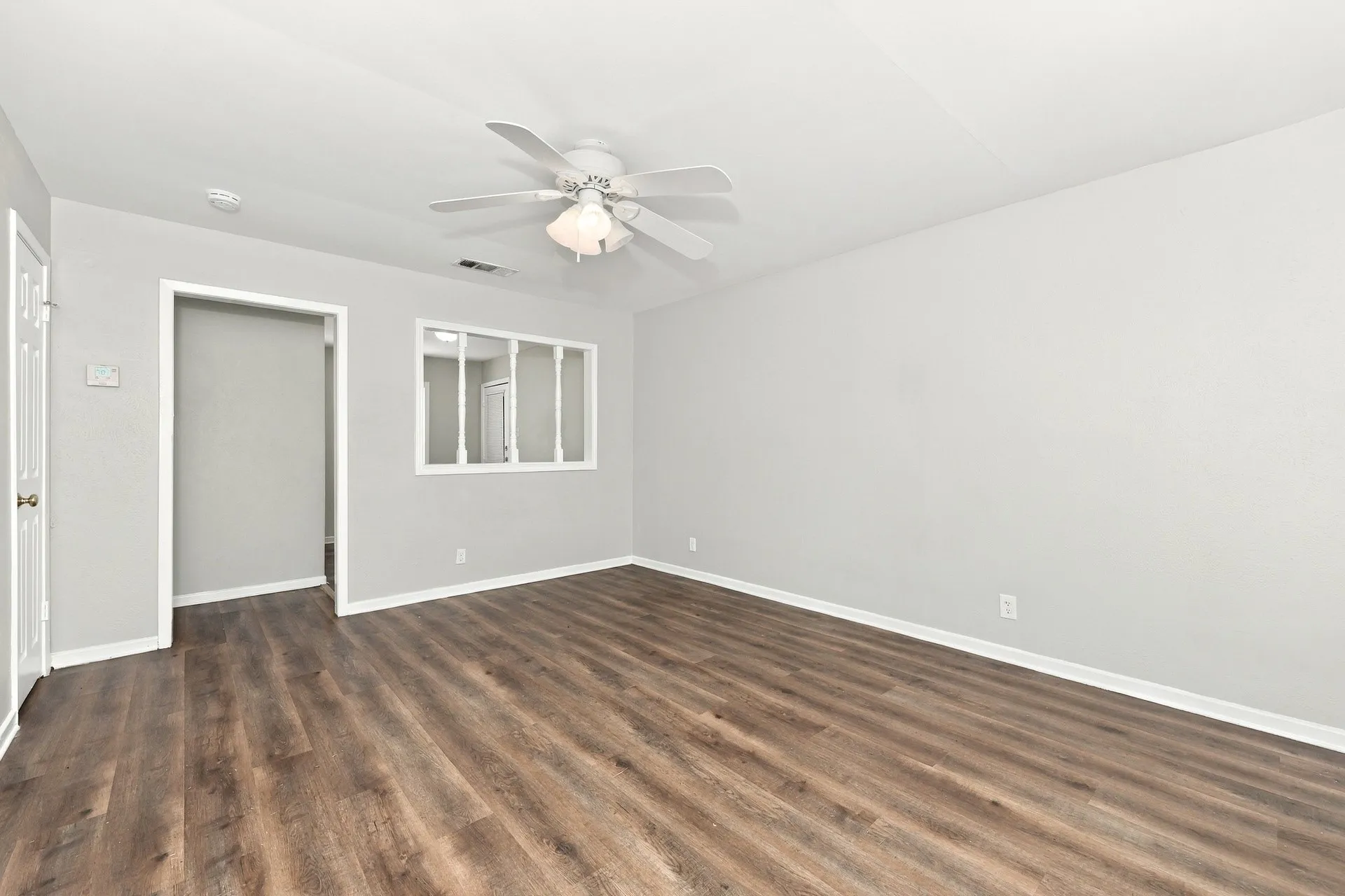 Single Family Residence For Rent in Johnson County , 549 Lorna Street, Burleson, Texas 76028, 3 Bedroom, 1 Bathroom, 1 Garage spaces, 988 Sqft, built in 1960, mls#21392606, Real Estate Agent in Burleson, Homes For Rent in Johnson county, Homes For Rent in Burleson, Realtor in Burleson Texas, Real Estate Brokerage Independent Realty Texas, Luminita Cordes Realtor