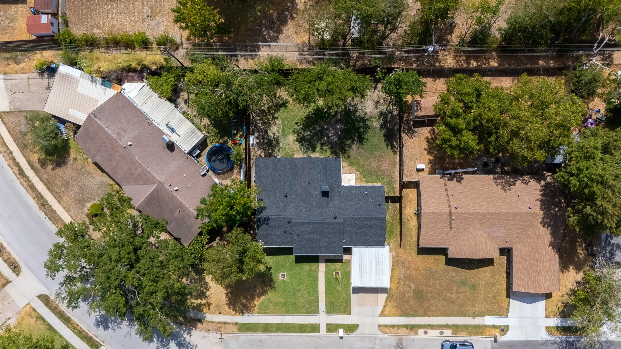 Single Family Residence For Sale in Kaufman County , 1418 Royal Drive, Kaufman, Texas 75142, 4 Bedroom, 3 Bathroom, 1 Garage spaces, 1,882 Sqft, built in 1968, mls#21392617, Real Estate Agent in Kaufman, Homes For Sale in Kaufman county, Homes For Sale in Kaufman, Realtor in Kaufman Texas, Real Estate Brokerage Independent Realty Texas, Luminita Cordes Realtor