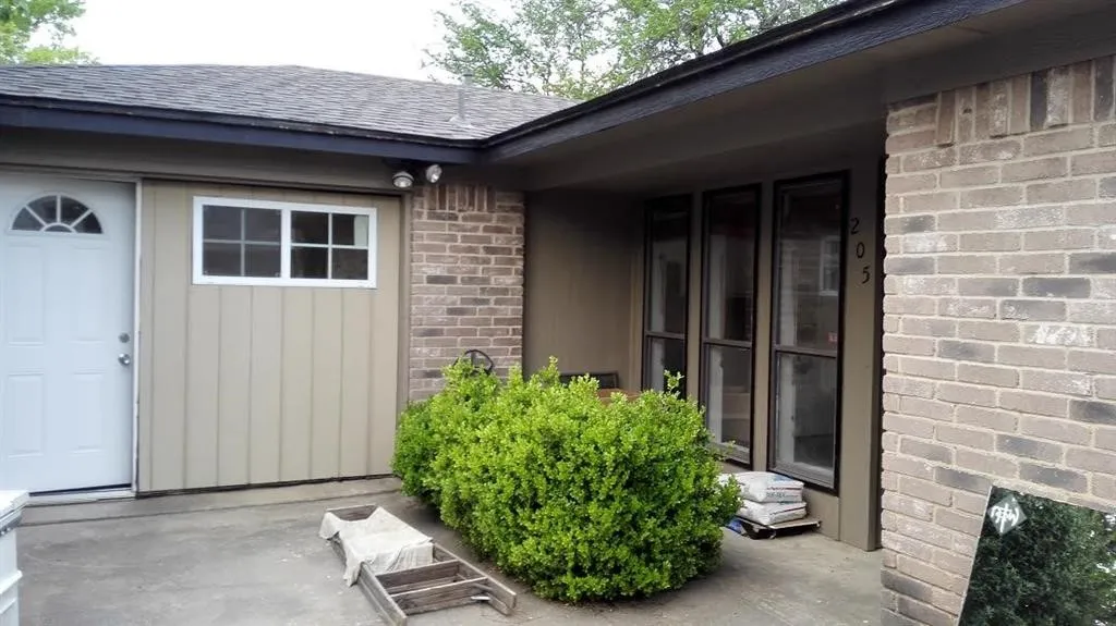 Single Family Residence For Rent in Collin County , 205 Rolling Hills Lane, Farmersville, Texas 75442, 3 Bedroom, 2 Bathroom, Garage spaces, 1,255 Sqft, built in 1984, mls#21392619, Real Estate Agent in Farmersville, Homes For Rent in Collin county, Homes For Rent in Farmersville, Realtor in Farmersville Texas, Real Estate Brokerage Independent Realty Texas, Luminita Cordes Realtor