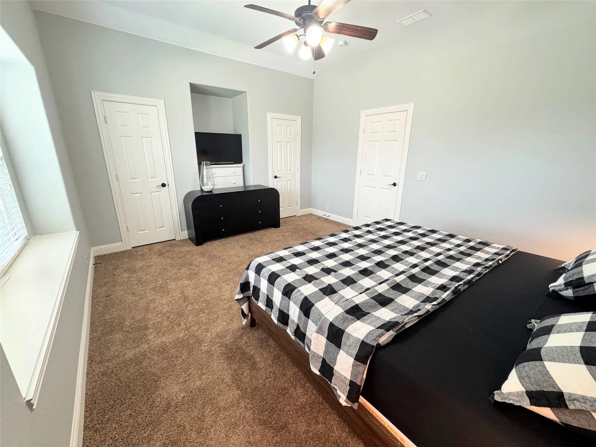 Single Family Residence For Rent in Collin County , 2324 Kemerton Drive, Plano, Texas 75025, 4 Bedroom, 3 Bathroom, 2 Garage spaces, 3,053 Sqft, built in 2013, mls#21392422, Real Estate Agent in Plano, Homes For Rent in Collin county, Homes For Rent in Plano, Realtor in Plano Texas, Real Estate Brokerage Independent Realty Texas, Luminita Cordes Realtor