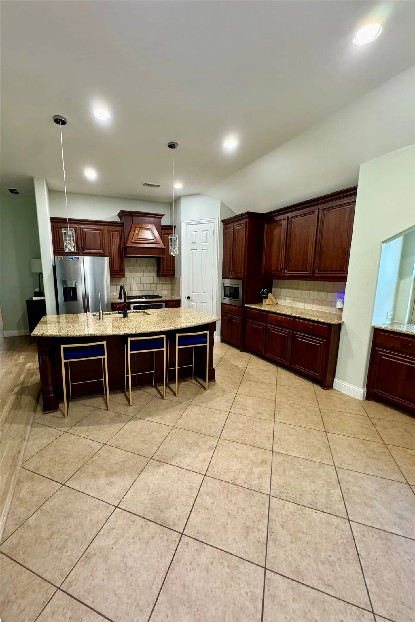 Single Family Residence For Rent in Collin County , 2324 Kemerton Drive, Plano, Texas 75025, 4 Bedroom, 3 Bathroom, 2 Garage spaces, 3,053 Sqft, built in 2013, mls#21392422, Real Estate Agent in Plano, Homes For Rent in Collin county, Homes For Rent in Plano, Realtor in Plano Texas, Real Estate Brokerage Independent Realty Texas, Luminita Cordes Realtor