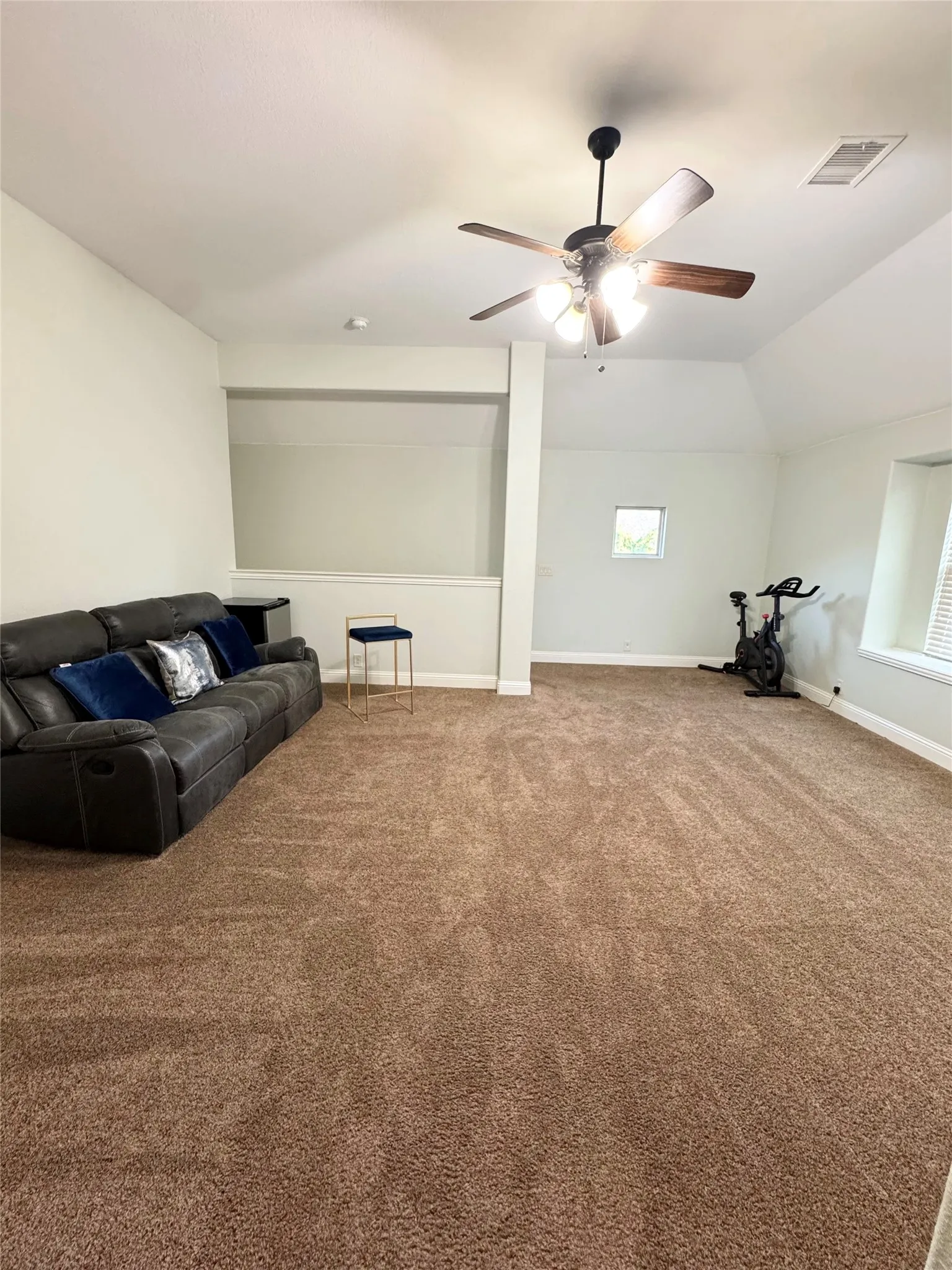 Single Family Residence For Rent in Collin County , 2324 Kemerton Drive, Plano, Texas 75025, 4 Bedroom, 3 Bathroom, 2 Garage spaces, 3,053 Sqft, built in 2013, mls#21392422, Real Estate Agent in Plano, Homes For Rent in Collin county, Homes For Rent in Plano, Realtor in Plano Texas, Real Estate Brokerage Independent Realty Texas, Luminita Cordes Realtor