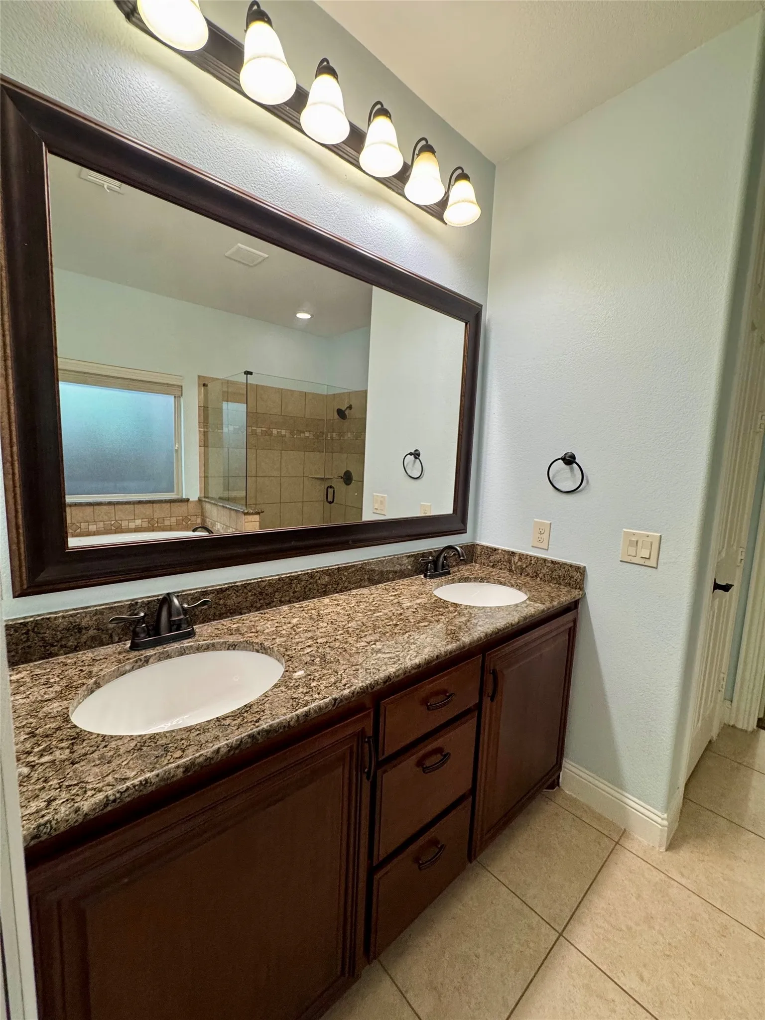 Single Family Residence For Rent in Collin County , 2324 Kemerton Drive, Plano, Texas 75025, 4 Bedroom, 3 Bathroom, 2 Garage spaces, 3,053 Sqft, built in 2013, mls#21392422, Real Estate Agent in Plano, Homes For Rent in Collin county, Homes For Rent in Plano, Realtor in Plano Texas, Real Estate Brokerage Independent Realty Texas, Luminita Cordes Realtor