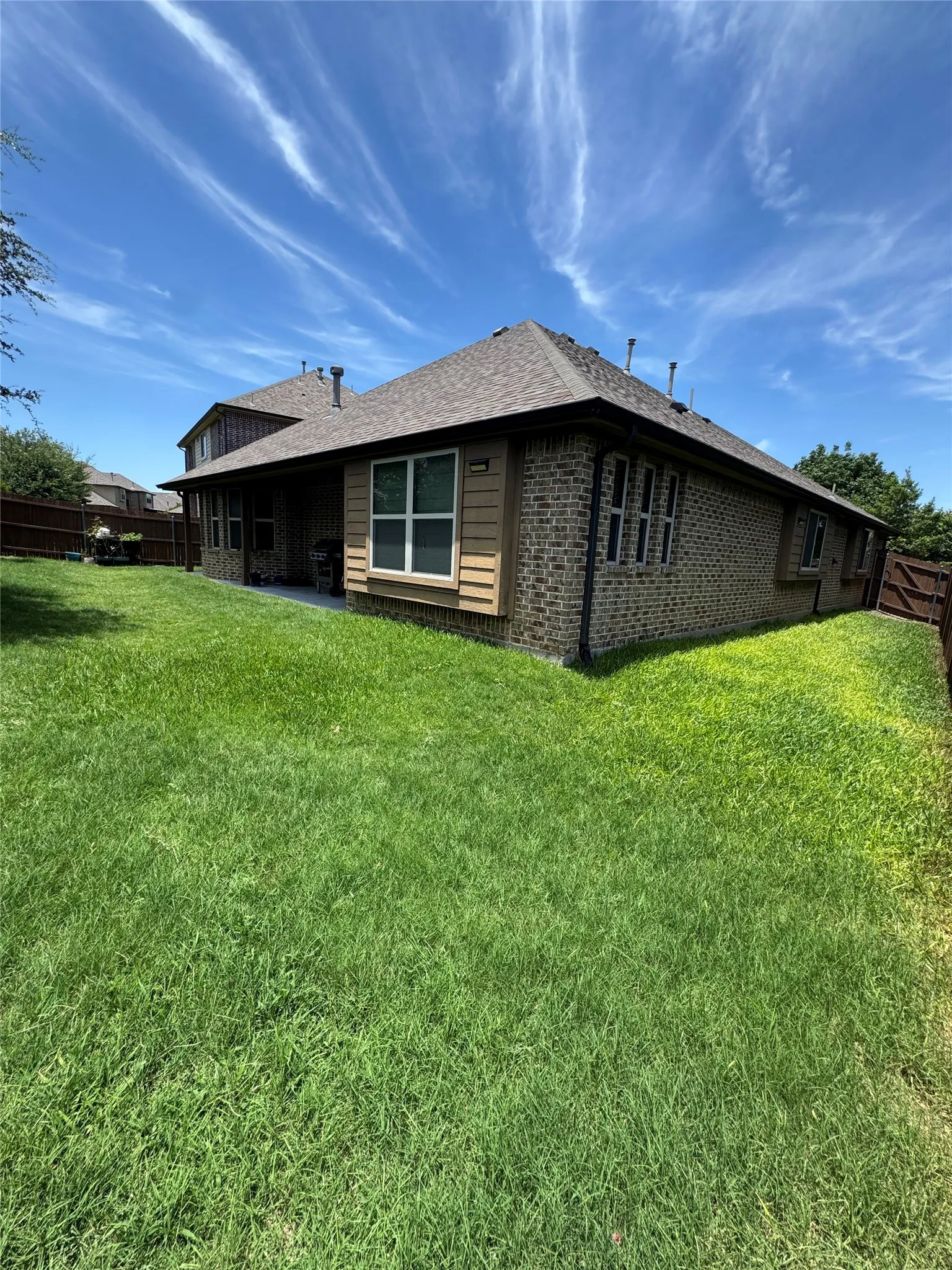 Single Family Residence For Rent in Collin County , 2324 Kemerton Drive, Plano, Texas 75025, 4 Bedroom, 3 Bathroom, 2 Garage spaces, 3,053 Sqft, built in 2013, mls#21392422, Real Estate Agent in Plano, Homes For Rent in Collin county, Homes For Rent in Plano, Realtor in Plano Texas, Real Estate Brokerage Independent Realty Texas, Luminita Cordes Realtor