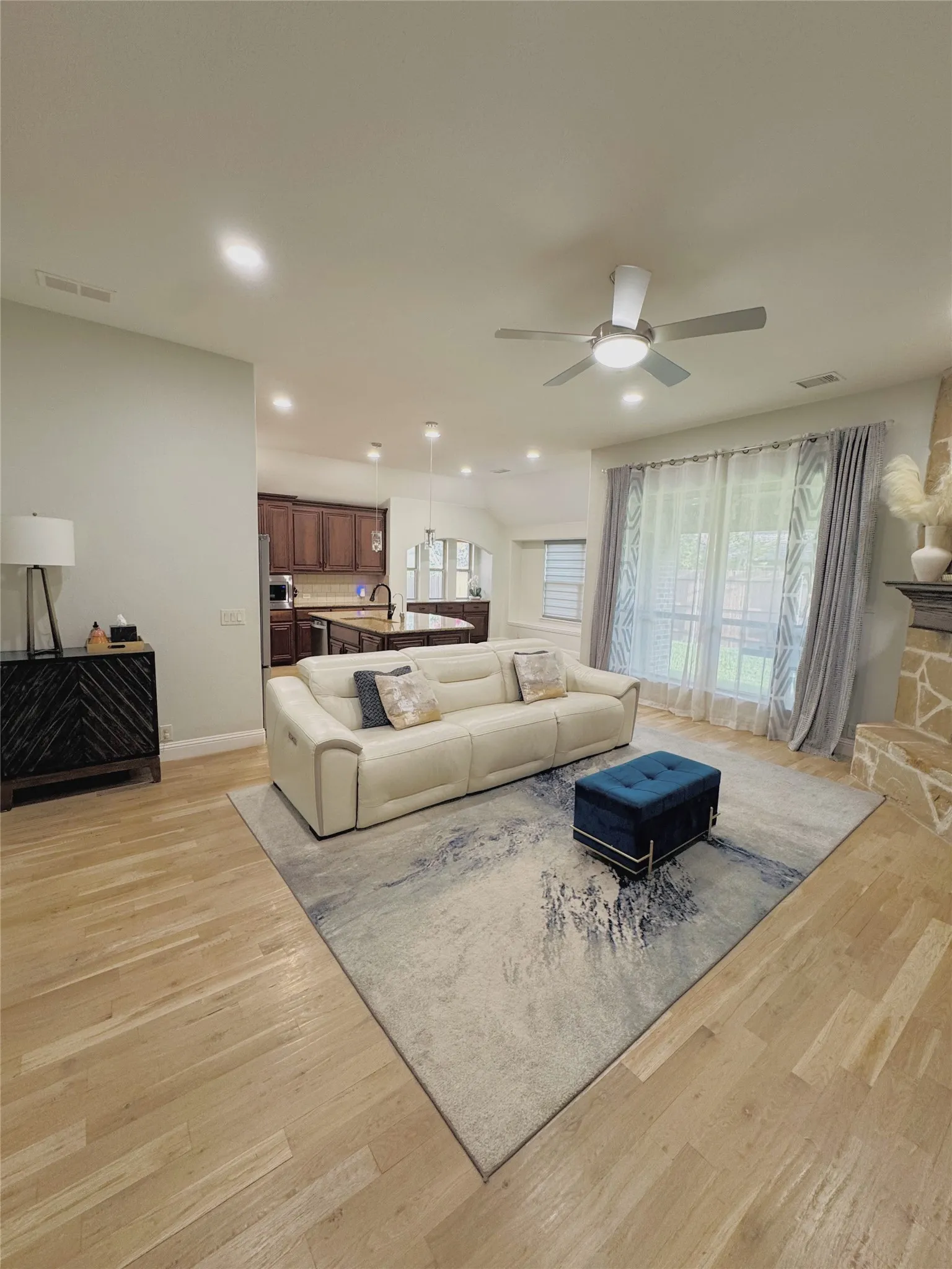 Single Family Residence For Rent in Collin County , 2324 Kemerton Drive, Plano, Texas 75025, 4 Bedroom, 3 Bathroom, 2 Garage spaces, 3,053 Sqft, built in 2013, mls#21392422, Real Estate Agent in Plano, Homes For Rent in Collin county, Homes For Rent in Plano, Realtor in Plano Texas, Real Estate Brokerage Independent Realty Texas, Luminita Cordes Realtor