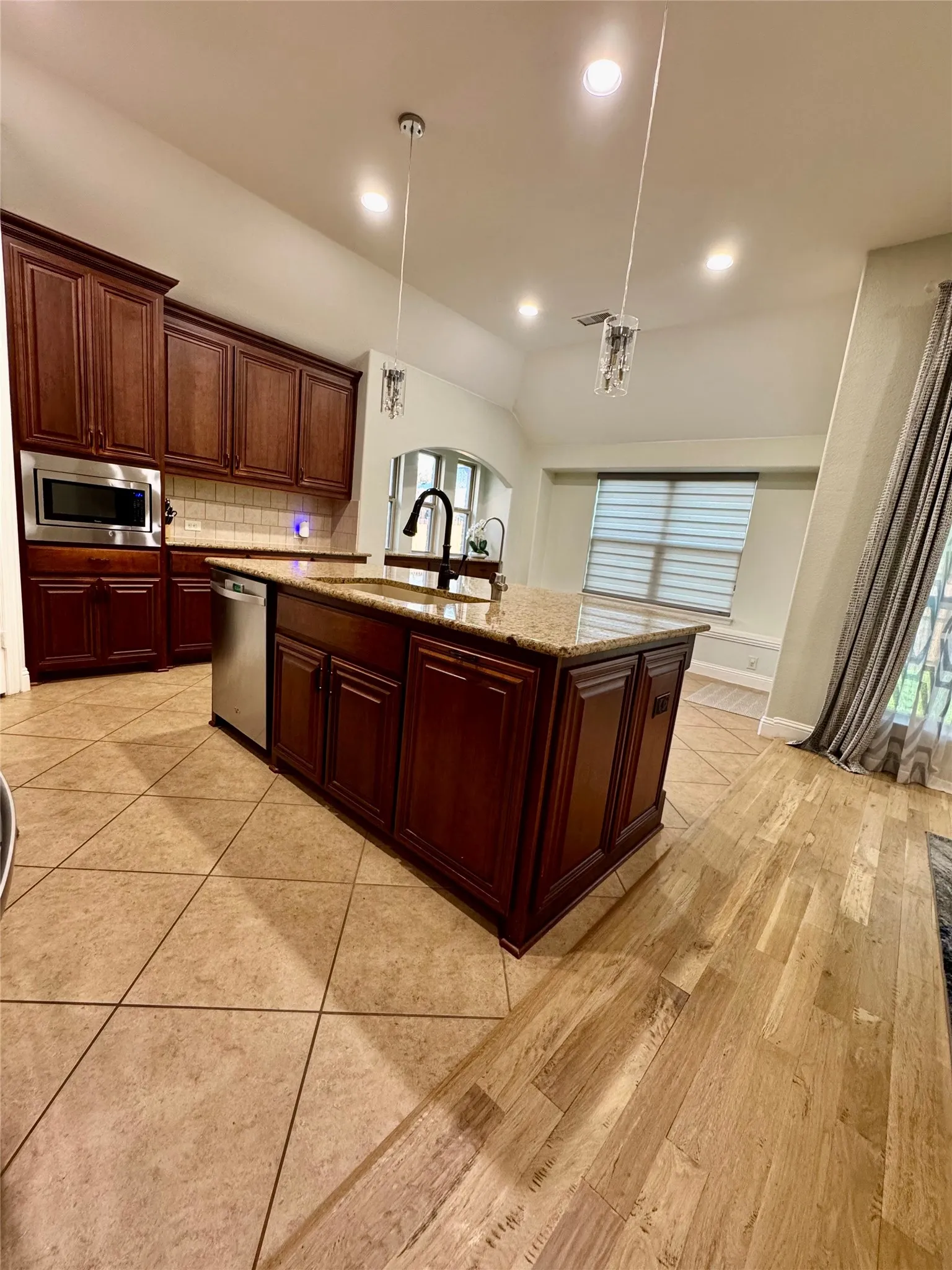 Single Family Residence For Rent in Collin County , 2324 Kemerton Drive, Plano, Texas 75025, 4 Bedroom, 3 Bathroom, 2 Garage spaces, 3,053 Sqft, built in 2013, mls#21392422, Real Estate Agent in Plano, Homes For Rent in Collin county, Homes For Rent in Plano, Realtor in Plano Texas, Real Estate Brokerage Independent Realty Texas, Luminita Cordes Realtor