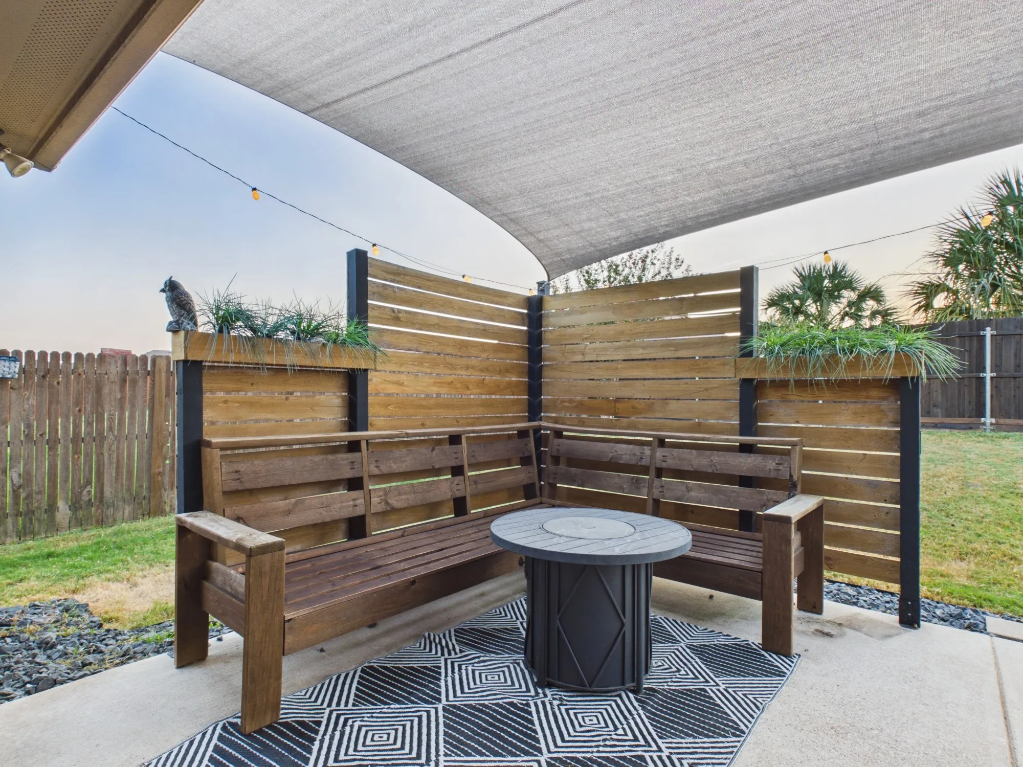 Additional patio with covered lounge area
