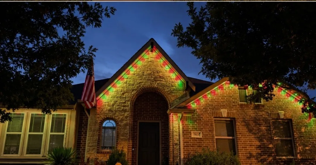 Color changing outdoor lighting year round