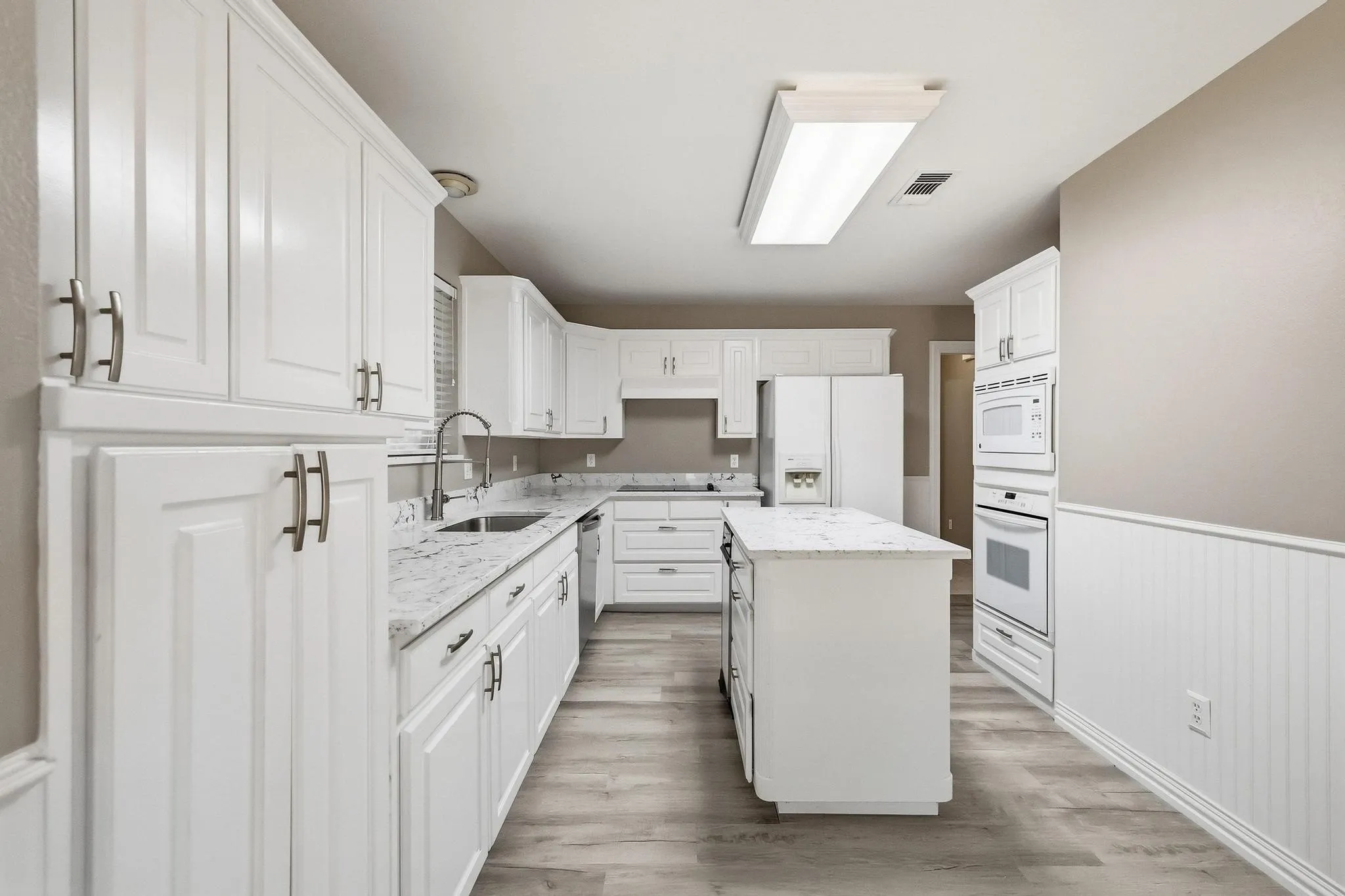 Single Family Residence For Sale in Denton County , 3212 Staghorn Circle, Denton, Texas 76208, 3 Bedroom, 2 Bathroom, 3 Garage spaces, 1,986 Sqft, built in 1996, mls#21391946, Real Estate Agent in Denton, Homes For Sale in Denton county, Homes For Sale in Denton, Realtor in Denton Texas, Real Estate Brokerage Independent Realty Texas, Luminita Cordes Realtor