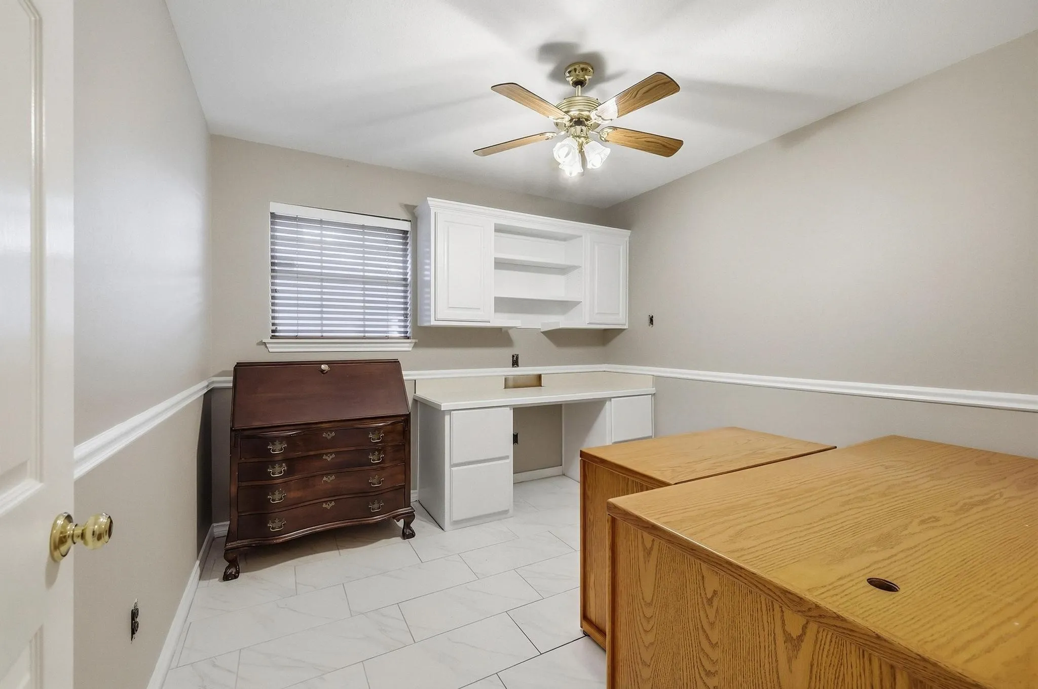 Single Family Residence For Sale in Denton County , 3212 Staghorn Circle, Denton, Texas 76208, 3 Bedroom, 2 Bathroom, 3 Garage spaces, 1,986 Sqft, built in 1996, mls#21391946, Real Estate Agent in Denton, Homes For Sale in Denton county, Homes For Sale in Denton, Realtor in Denton Texas, Real Estate Brokerage Independent Realty Texas, Luminita Cordes Realtor