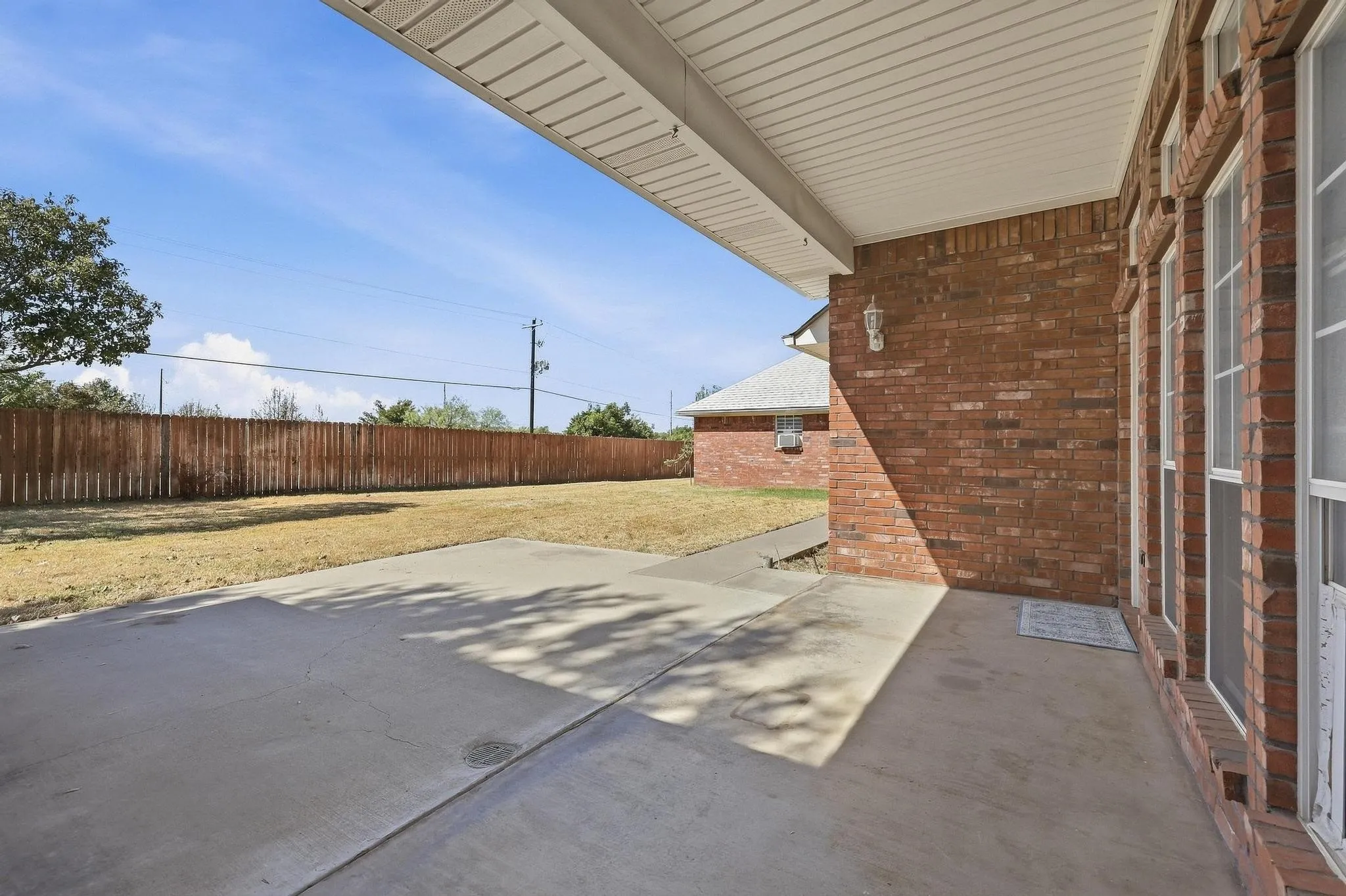 Single Family Residence For Sale in Denton County , 3212 Staghorn Circle, Denton, Texas 76208, 3 Bedroom, 2 Bathroom, 3 Garage spaces, 1,986 Sqft, built in 1996, mls#21391946, Real Estate Agent in Denton, Homes For Sale in Denton county, Homes For Sale in Denton, Realtor in Denton Texas, Real Estate Brokerage Independent Realty Texas, Luminita Cordes Realtor