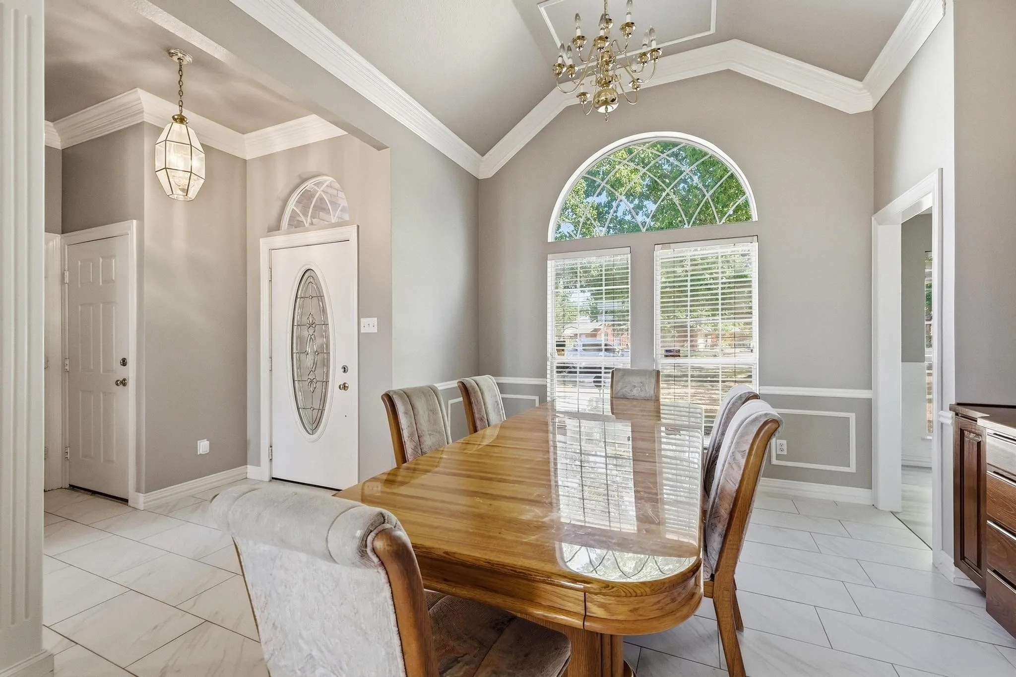 Single Family Residence For Sale in Denton County , 3212 Staghorn Circle, Denton, Texas 76208, 3 Bedroom, 2 Bathroom, 3 Garage spaces, 1,986 Sqft, built in 1996, mls#21391946, Real Estate Agent in Denton, Homes For Sale in Denton county, Homes For Sale in Denton, Realtor in Denton Texas, Real Estate Brokerage Independent Realty Texas, Luminita Cordes Realtor