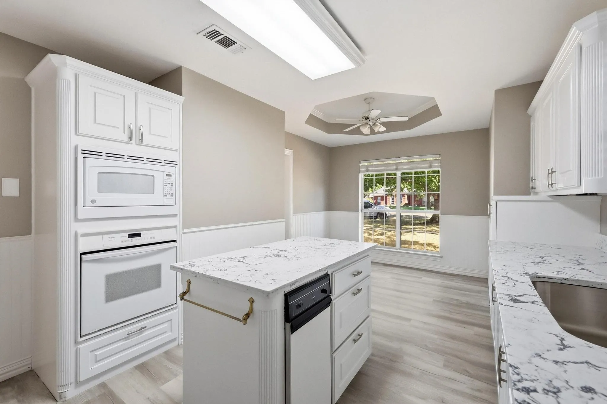 Single Family Residence For Sale in Denton County , 3212 Staghorn Circle, Denton, Texas 76208, 3 Bedroom, 2 Bathroom, 3 Garage spaces, 1,986 Sqft, built in 1996, mls#21391946, Real Estate Agent in Denton, Homes For Sale in Denton county, Homes For Sale in Denton, Realtor in Denton Texas, Real Estate Brokerage Independent Realty Texas, Luminita Cordes Realtor