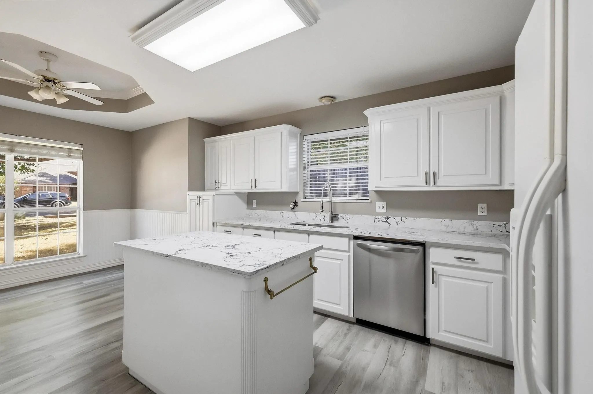 Single Family Residence For Sale in Denton County , 3212 Staghorn Circle, Denton, Texas 76208, 3 Bedroom, 2 Bathroom, 3 Garage spaces, 1,986 Sqft, built in 1996, mls#21391946, Real Estate Agent in Denton, Homes For Sale in Denton county, Homes For Sale in Denton, Realtor in Denton Texas, Real Estate Brokerage Independent Realty Texas, Luminita Cordes Realtor