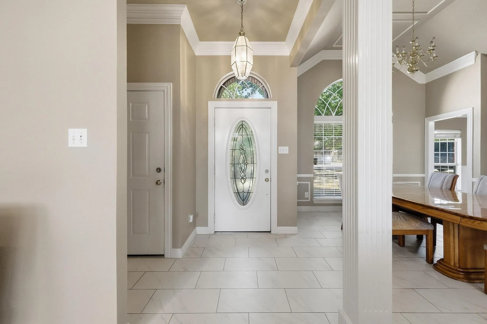 Single Family Residence For Sale in Denton County , 3212 Staghorn Circle, Denton, Texas 76208, 3 Bedroom, 2 Bathroom, 3 Garage spaces, 1,986 Sqft, built in 1996, mls#21391946, Real Estate Agent in Denton, Homes For Sale in Denton county, Homes For Sale in Denton, Realtor in Denton Texas, Real Estate Brokerage Independent Realty Texas, Luminita Cordes Realtor