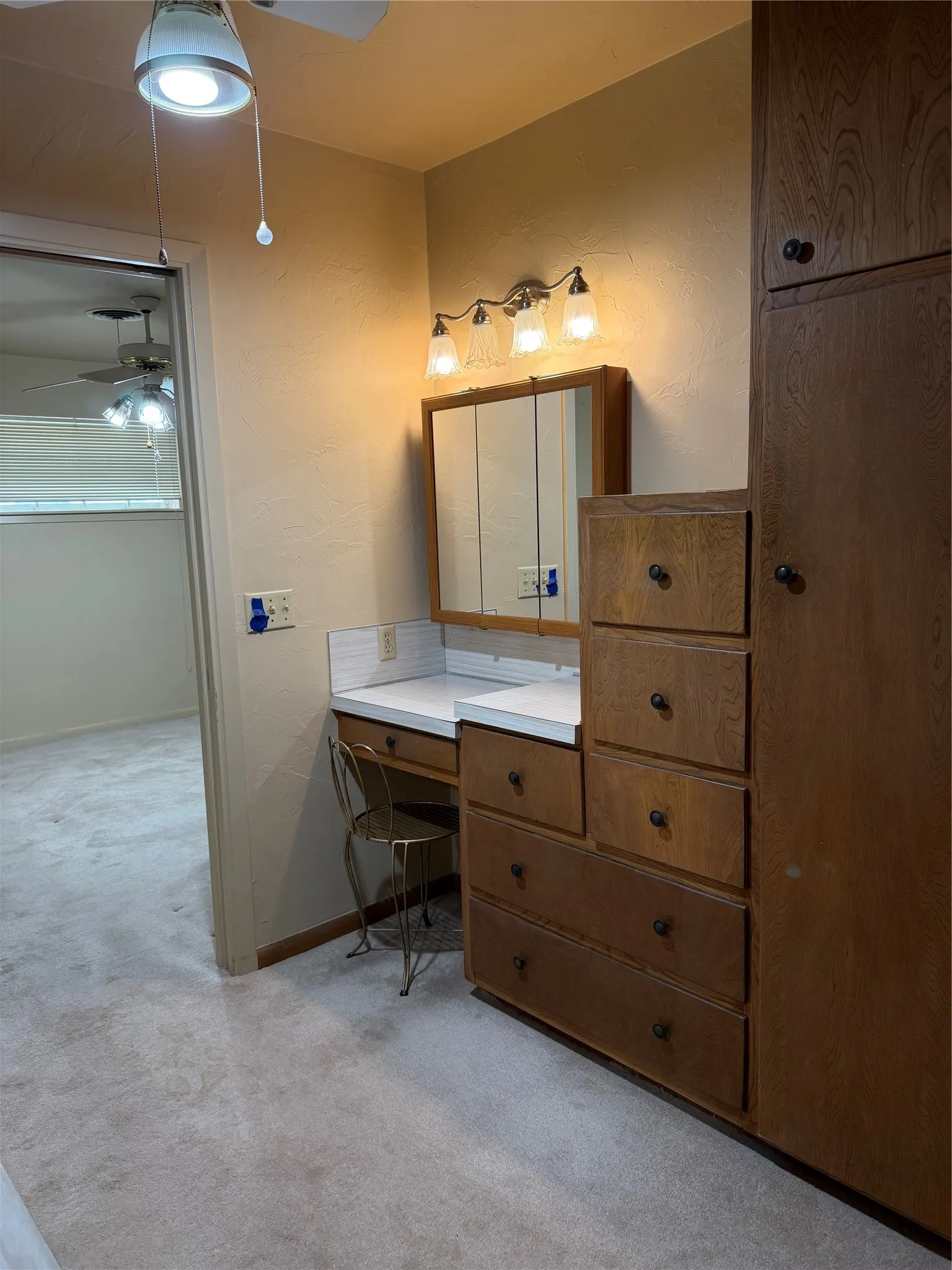 Single Family Residence For Sale in Baylor County , 408 W Morris Street, Seymour, Texas 76380, 3 Bedroom, 3 Bathroom, 2 Garage spaces, 2,402 Sqft, built in 1965, mls#21392609, Real Estate Agent in Seymour, Homes For Sale in Baylor county, Homes For Sale in Seymour, Realtor in Seymour Texas, Real Estate Brokerage Independent Realty Texas, Luminita Cordes Realtor