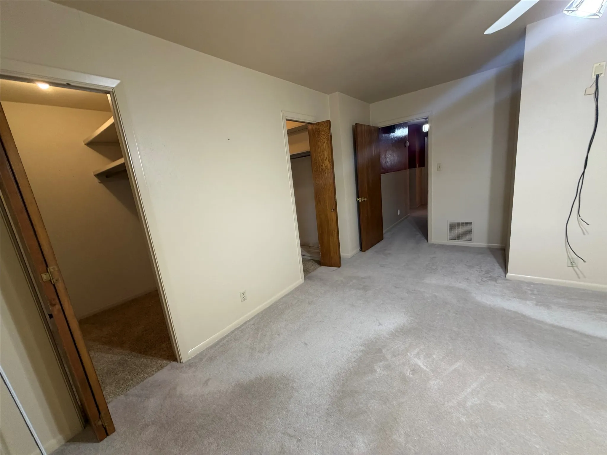 Single Family Residence For Sale in Baylor County , 408 W Morris Street, Seymour, Texas 76380, 3 Bedroom, 3 Bathroom, 2 Garage spaces, 2,402 Sqft, built in 1965, mls#21392609, Real Estate Agent in Seymour, Homes For Sale in Baylor county, Homes For Sale in Seymour, Realtor in Seymour Texas, Real Estate Brokerage Independent Realty Texas, Luminita Cordes Realtor