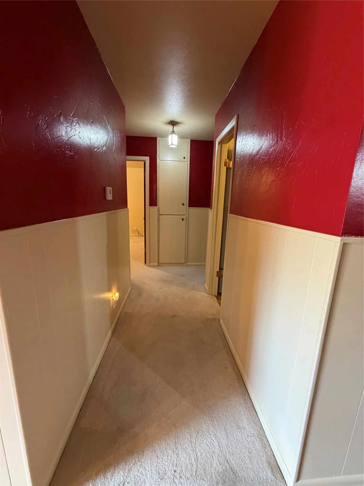 Single Family Residence For Sale in Baylor County , 408 W Morris Street, Seymour, Texas 76380, 3 Bedroom, 3 Bathroom, 2 Garage spaces, 2,402 Sqft, built in 1965, mls#21392609, Real Estate Agent in Seymour, Homes For Sale in Baylor county, Homes For Sale in Seymour, Realtor in Seymour Texas, Real Estate Brokerage Independent Realty Texas, Luminita Cordes Realtor