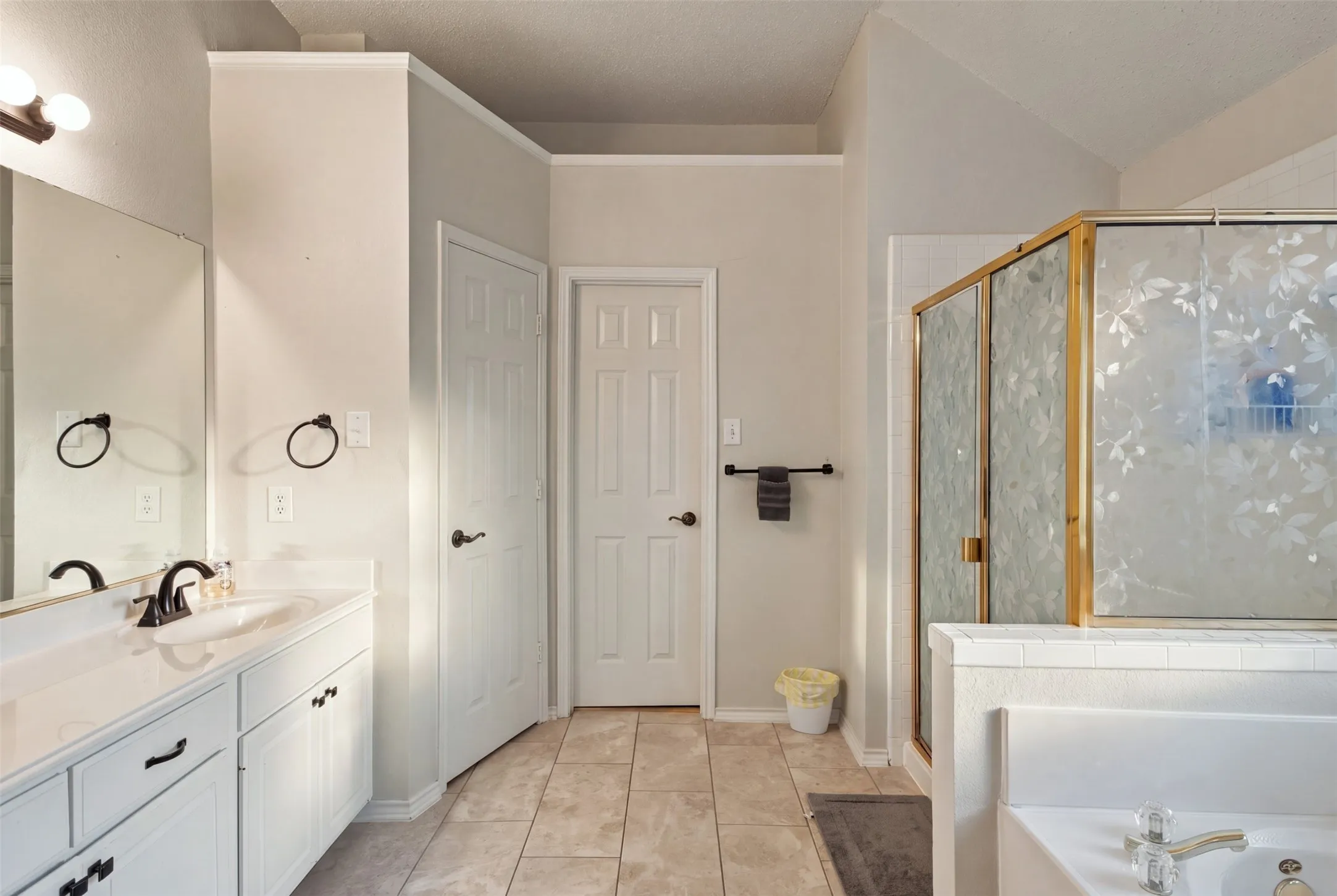 Single Family Residence For Rent in Denton County , 1424 Sunswept Terrace, Lewisville, Texas 75077, 4 Bedroom, 3 Bathroom, 2 Garage spaces, 2,479 Sqft, built in 1996, mls#21392629, Real Estate Agent in Lewisville, Homes For Rent in Denton county, Homes For Rent in Lewisville, Realtor in Lewisville Texas, Real Estate Brokerage Independent Realty Texas, Luminita Cordes Realtor