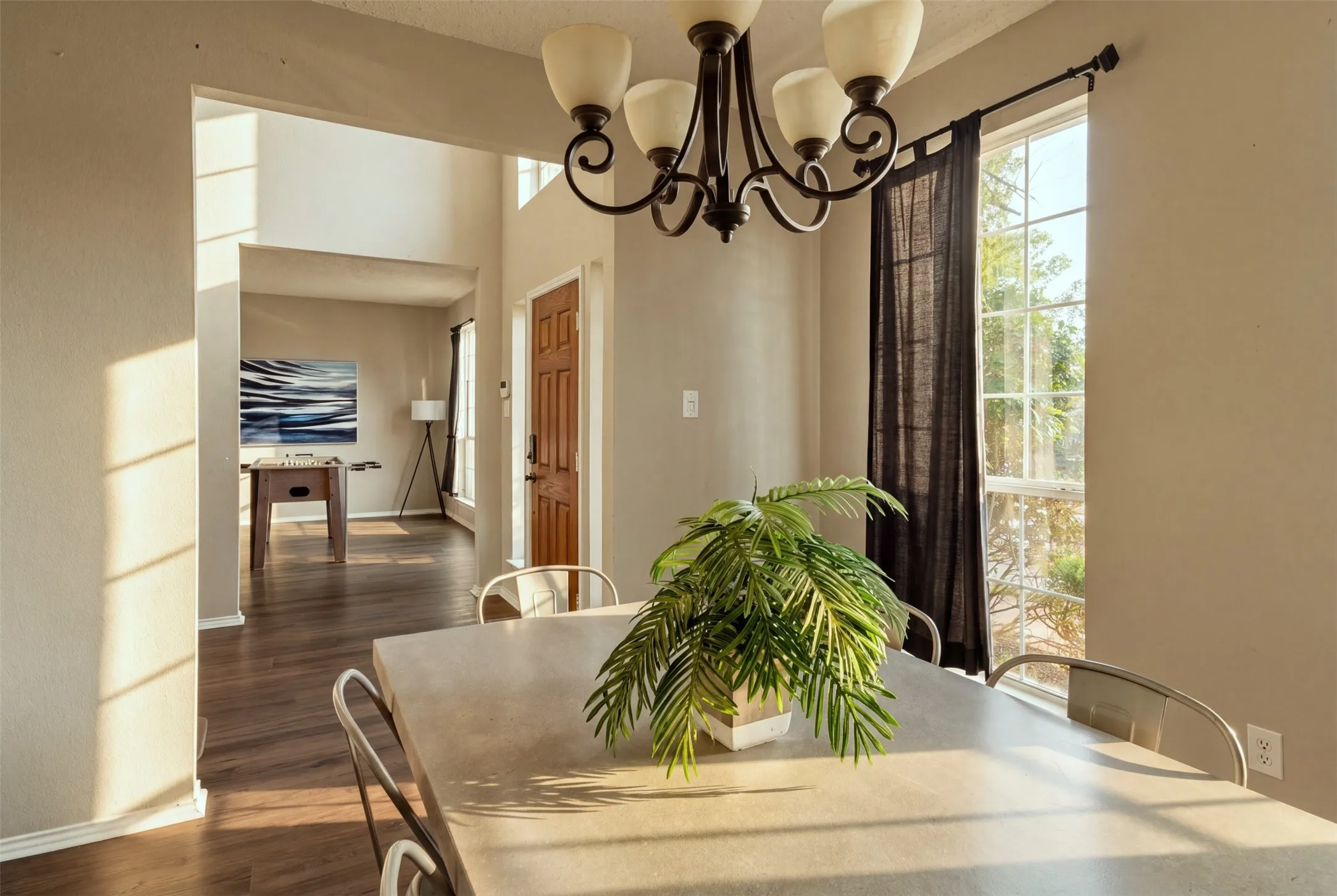 Single Family Residence For Rent in Denton County , 1424 Sunswept Terrace, Lewisville, Texas 75077, 4 Bedroom, 3 Bathroom, 2 Garage spaces, 2,479 Sqft, built in 1996, mls#21392629, Real Estate Agent in Lewisville, Homes For Rent in Denton county, Homes For Rent in Lewisville, Realtor in Lewisville Texas, Real Estate Brokerage Independent Realty Texas, Luminita Cordes Realtor