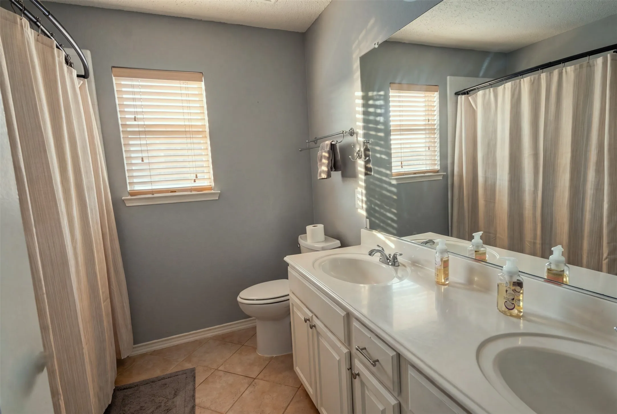 Single Family Residence For Rent in Denton County , 1424 Sunswept Terrace, Lewisville, Texas 75077, 4 Bedroom, 3 Bathroom, 2 Garage spaces, 2,479 Sqft, built in 1996, mls#21392629, Real Estate Agent in Lewisville, Homes For Rent in Denton county, Homes For Rent in Lewisville, Realtor in Lewisville Texas, Real Estate Brokerage Independent Realty Texas, Luminita Cordes Realtor