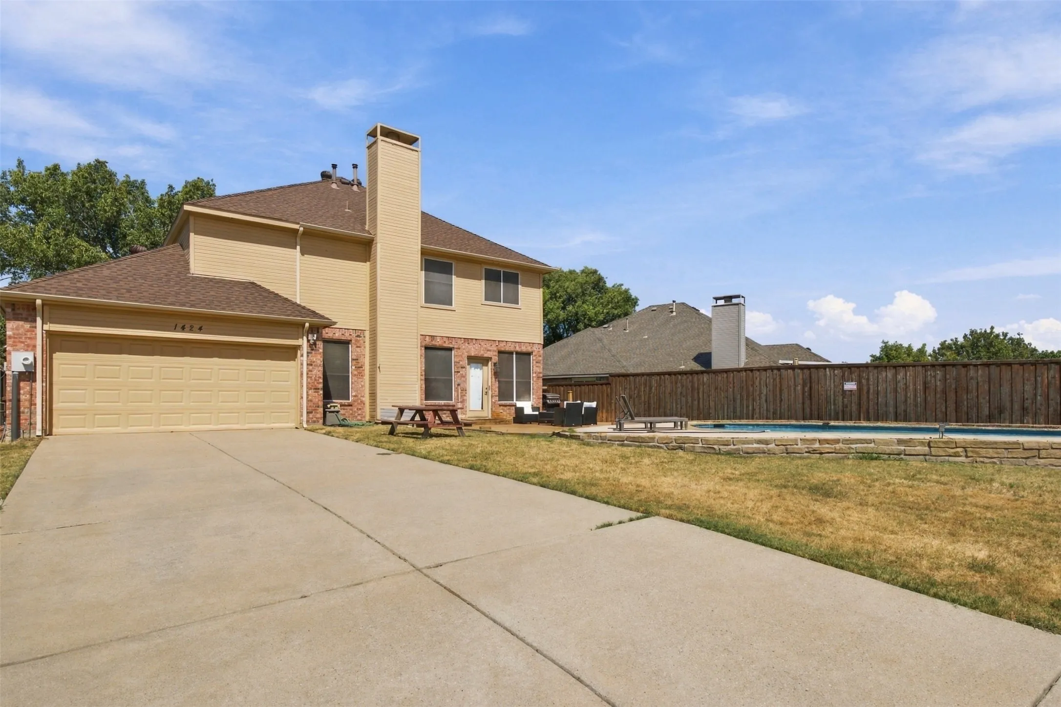 Single Family Residence For Rent in Denton County , 1424 Sunswept Terrace, Lewisville, Texas 75077, 4 Bedroom, 3 Bathroom, 2 Garage spaces, 2,479 Sqft, built in 1996, mls#21392629, Real Estate Agent in Lewisville, Homes For Rent in Denton county, Homes For Rent in Lewisville, Realtor in Lewisville Texas, Real Estate Brokerage Independent Realty Texas, Luminita Cordes Realtor