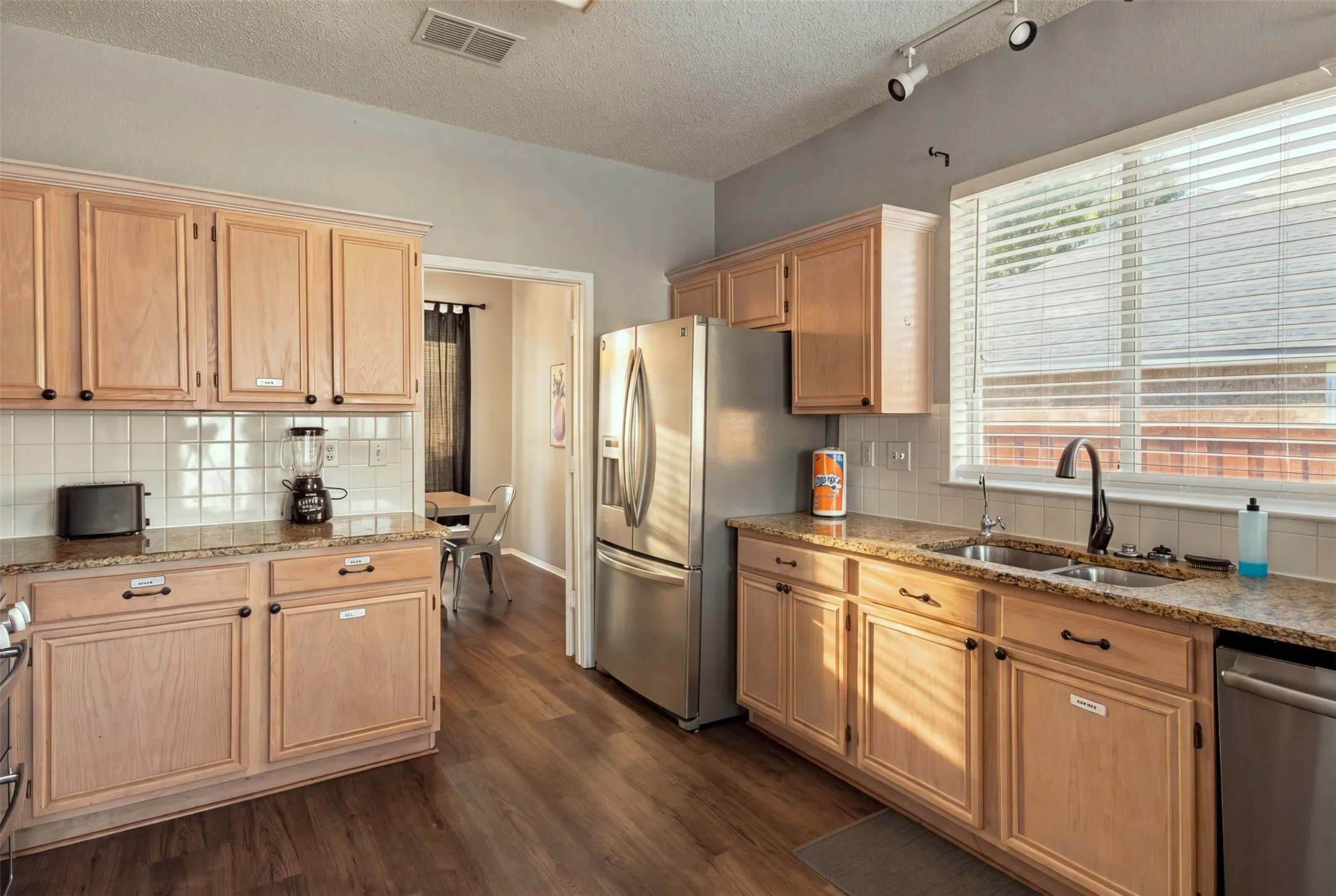 Single Family Residence For Rent in Denton County , 1424 Sunswept Terrace, Lewisville, Texas 75077, 4 Bedroom, 3 Bathroom, 2 Garage spaces, 2,479 Sqft, built in 1996, mls#21392629, Real Estate Agent in Lewisville, Homes For Rent in Denton county, Homes For Rent in Lewisville, Realtor in Lewisville Texas, Real Estate Brokerage Independent Realty Texas, Luminita Cordes Realtor