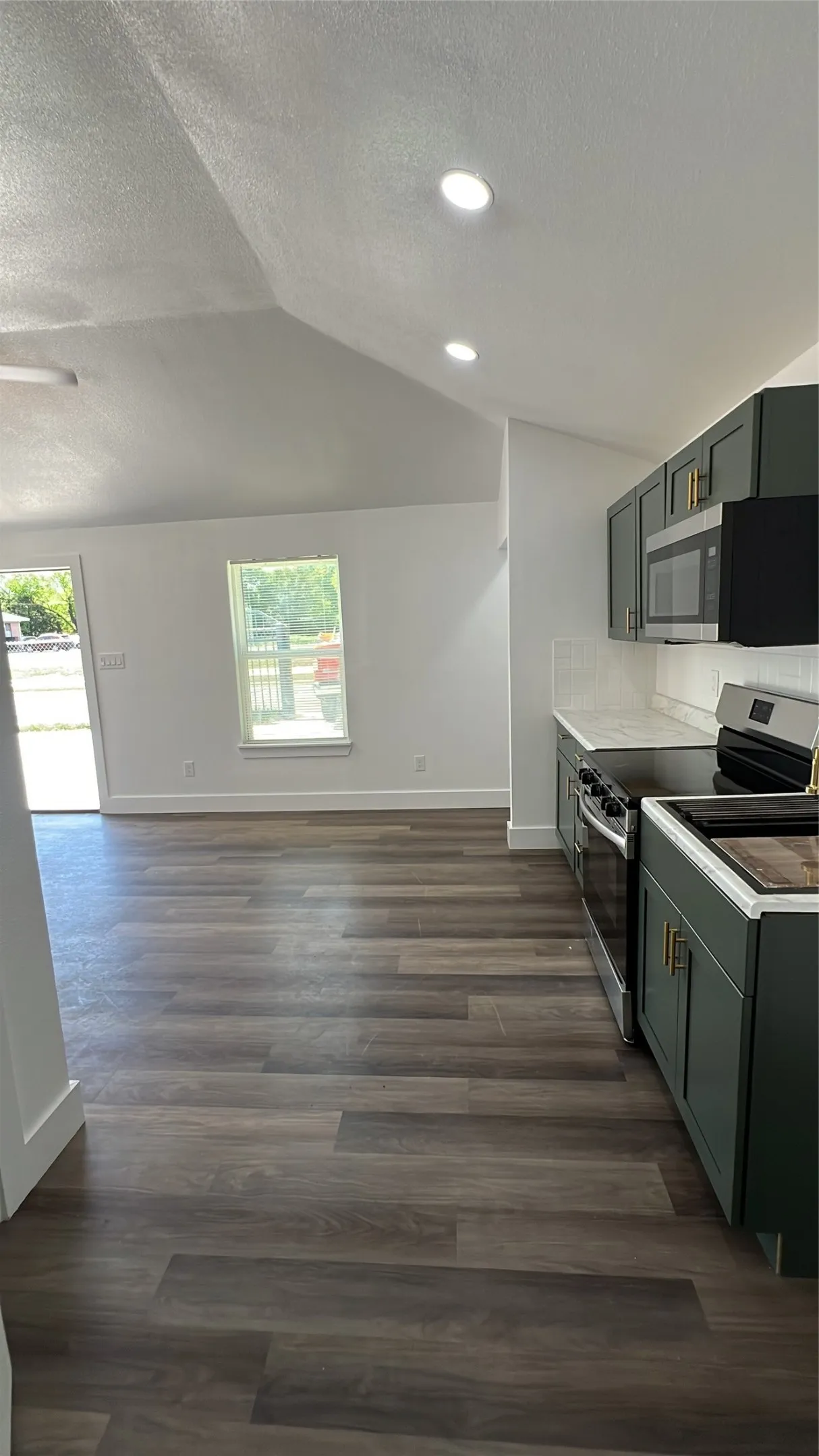 Vaulted ceiling with recessed lighting